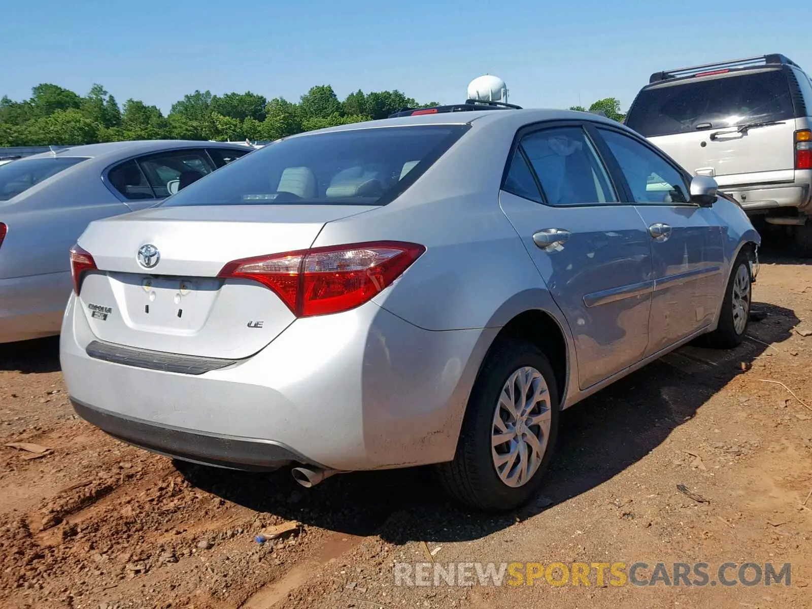 4 Photograph of a damaged car 2T1BURHE4KC131958 TOYOTA COROLLA 2019