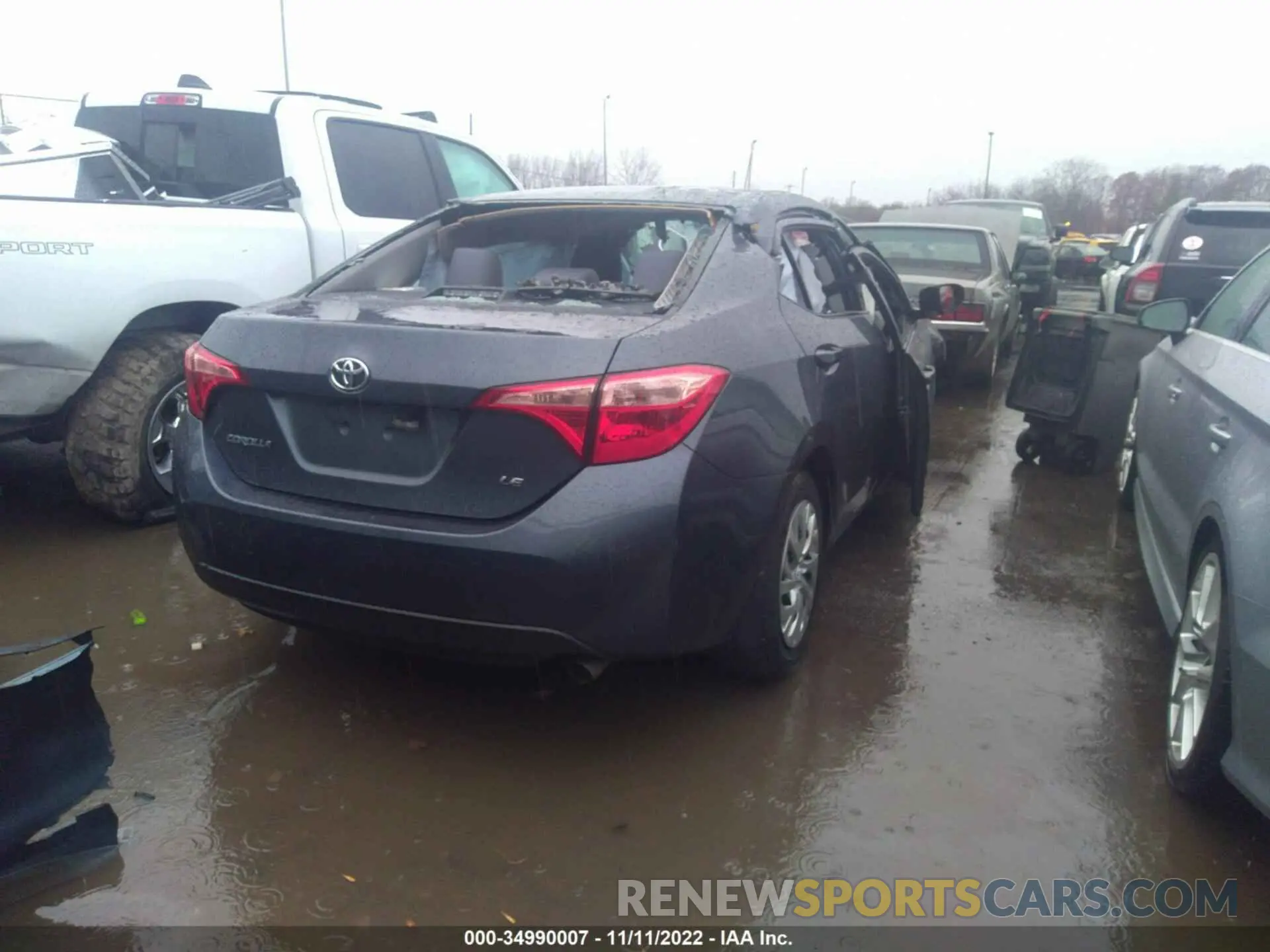 4 Photograph of a damaged car 2T1BURHE4KC133127 TOYOTA COROLLA 2019