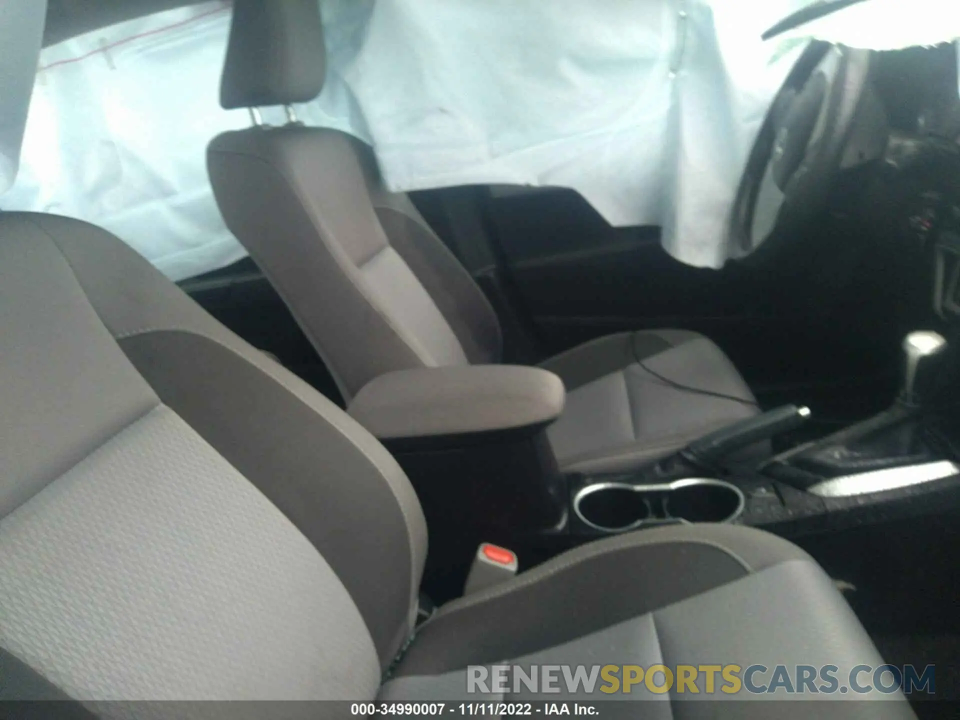 5 Photograph of a damaged car 2T1BURHE4KC133127 TOYOTA COROLLA 2019
