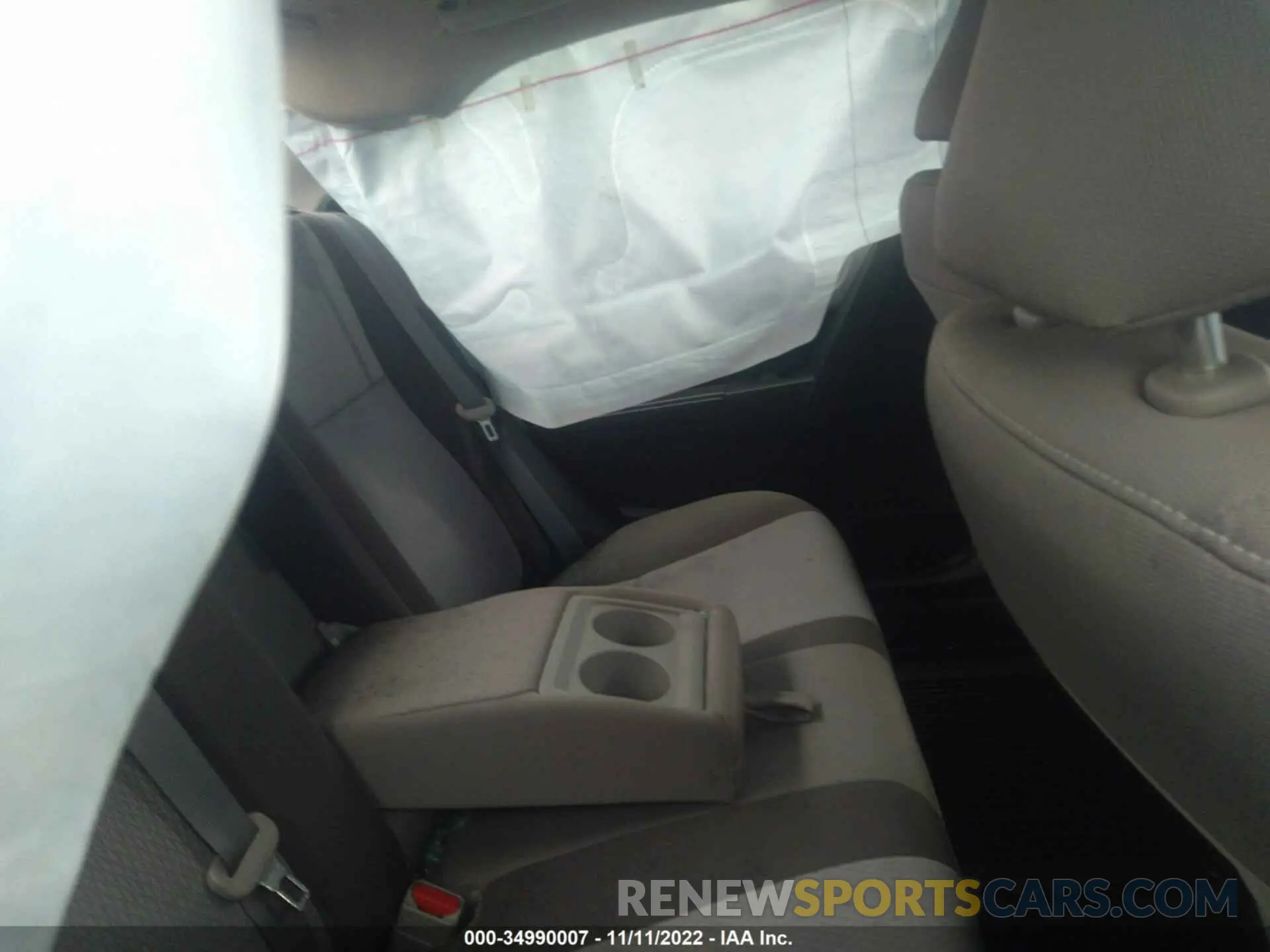 8 Photograph of a damaged car 2T1BURHE4KC133127 TOYOTA COROLLA 2019