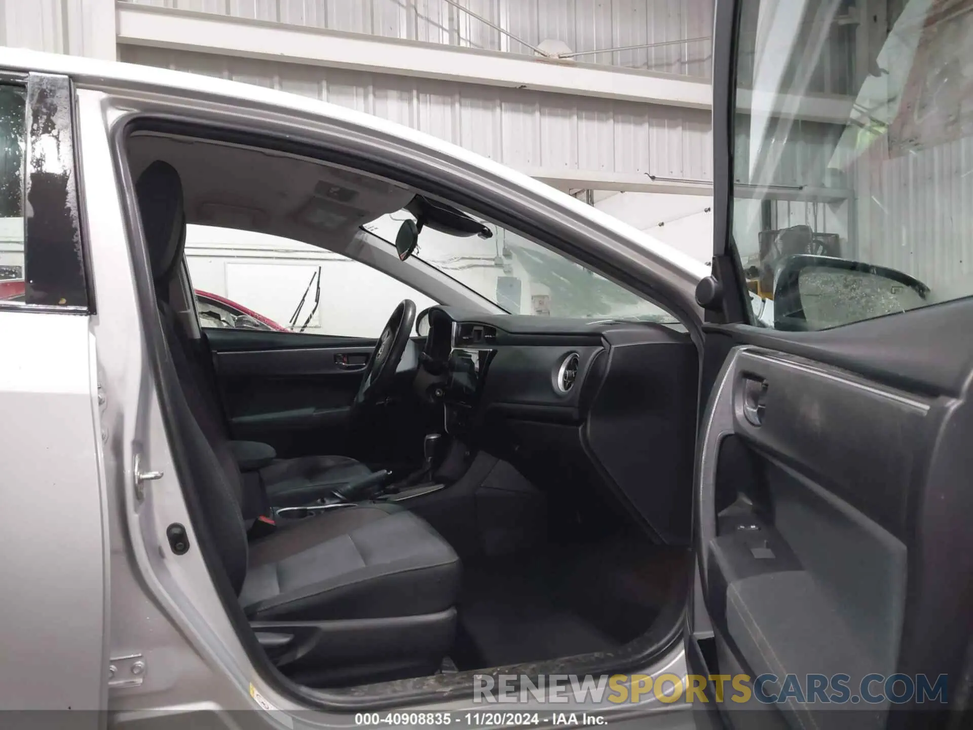 5 Фотография поврежденного автомобиля 2T1BURHE4KC138585 TOYOTA COROLLA 2019