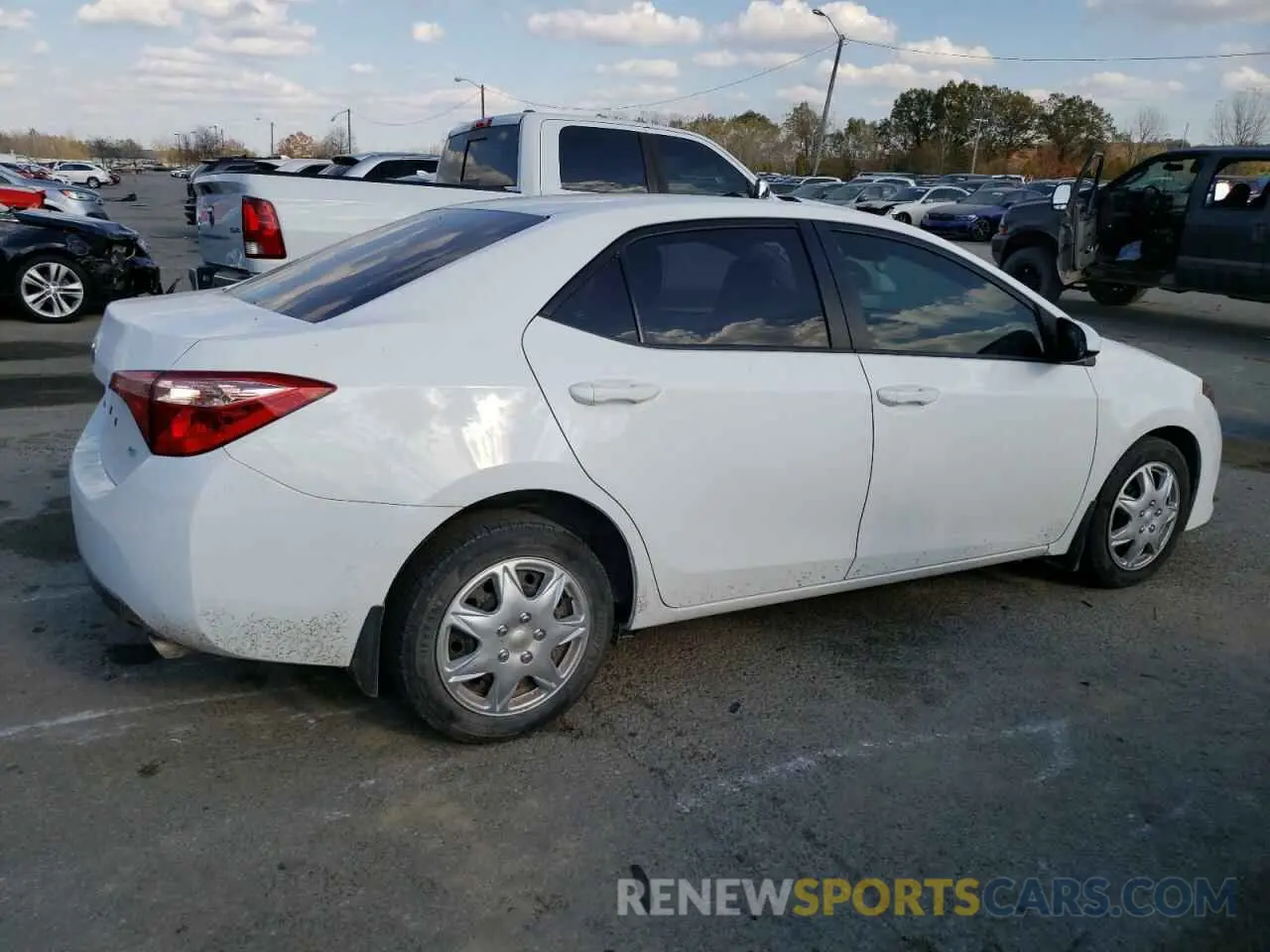 3 Фотография поврежденного автомобиля 2T1BURHE4KC147125 TOYOTA COROLLA 2019