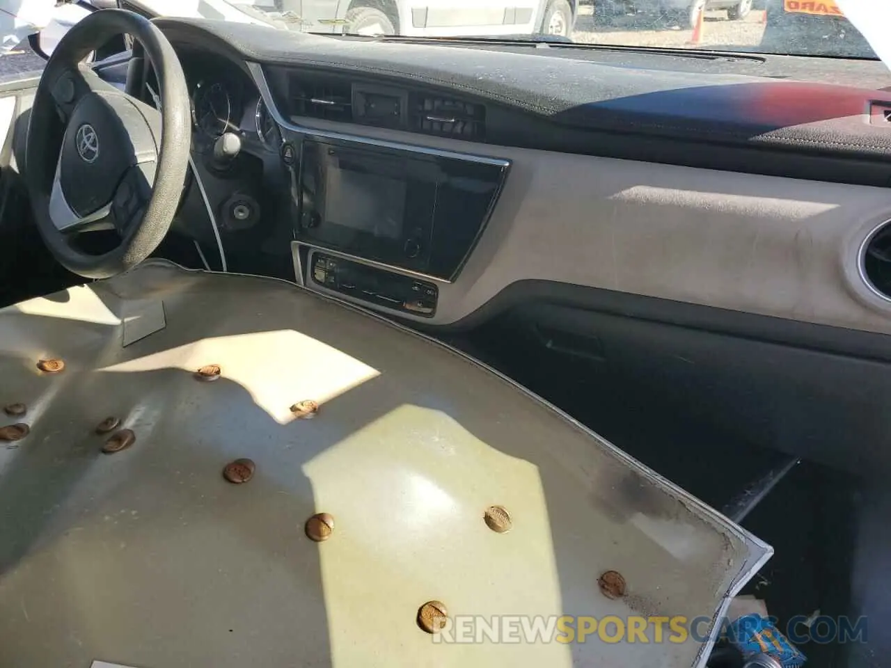 8 Фотография поврежденного автомобиля 2T1BURHE4KC149246 TOYOTA COROLLA 2019