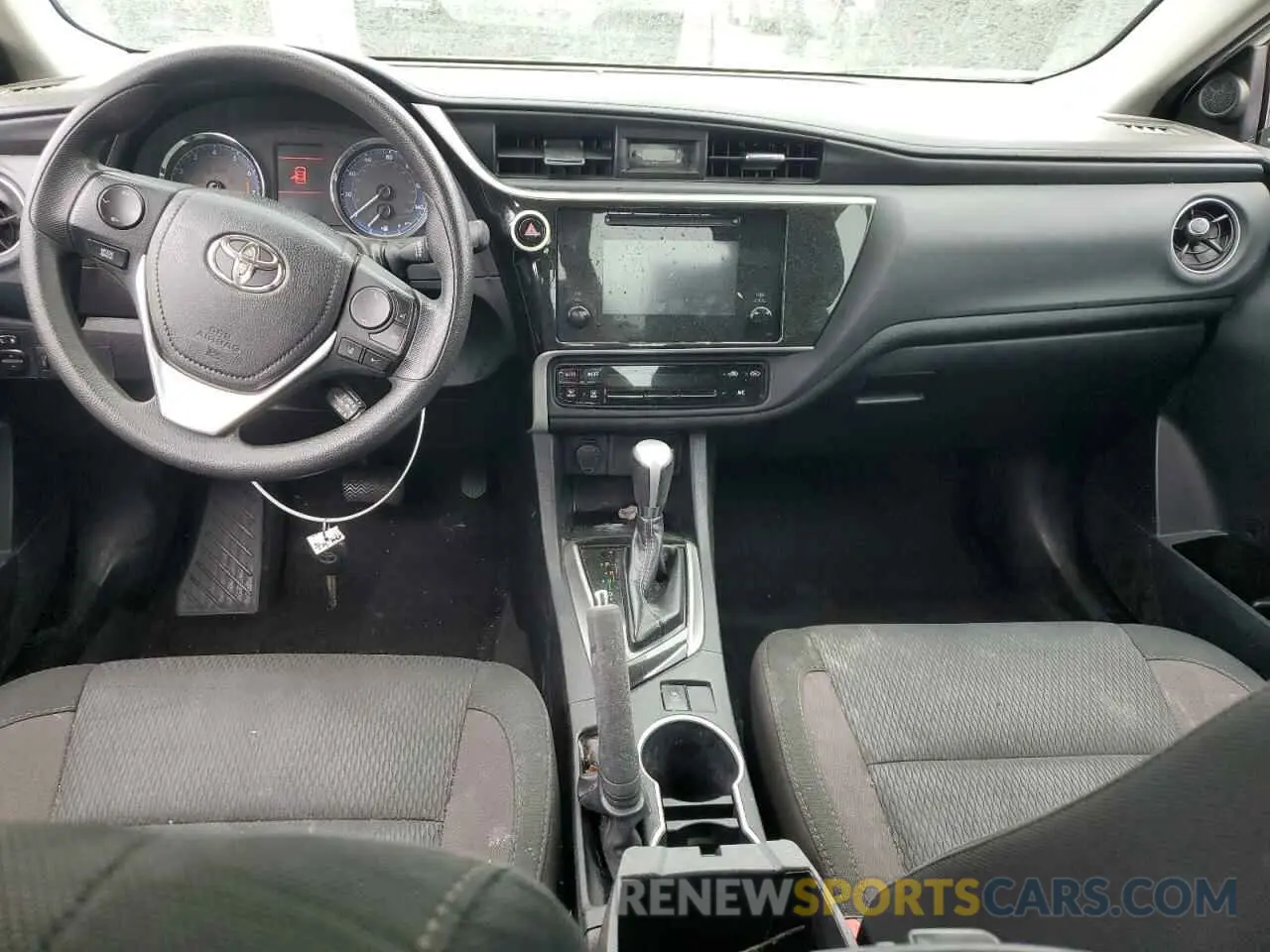 8 Фотография поврежденного автомобиля 2T1BURHE4KC154382 TOYOTA COROLLA 2019