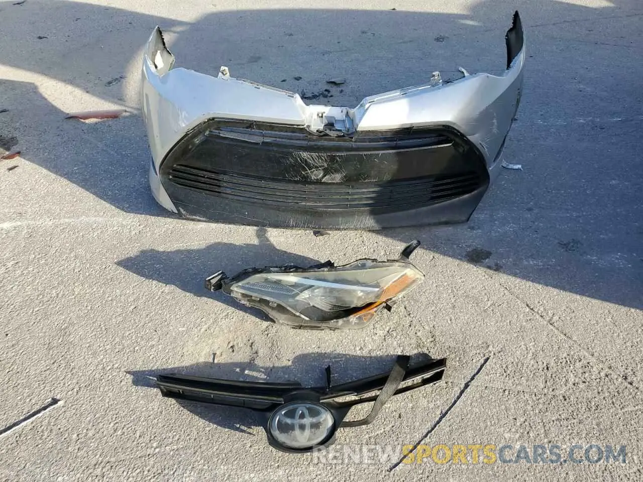 12 Photograph of a damaged car 2T1BURHE4KC158481 TOYOTA COROLLA 2019