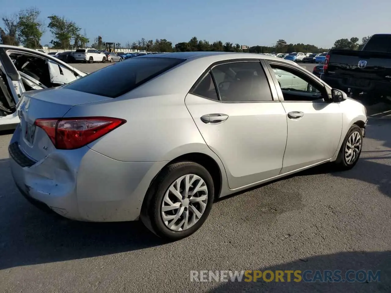 3 Photograph of a damaged car 2T1BURHE4KC158481 TOYOTA COROLLA 2019