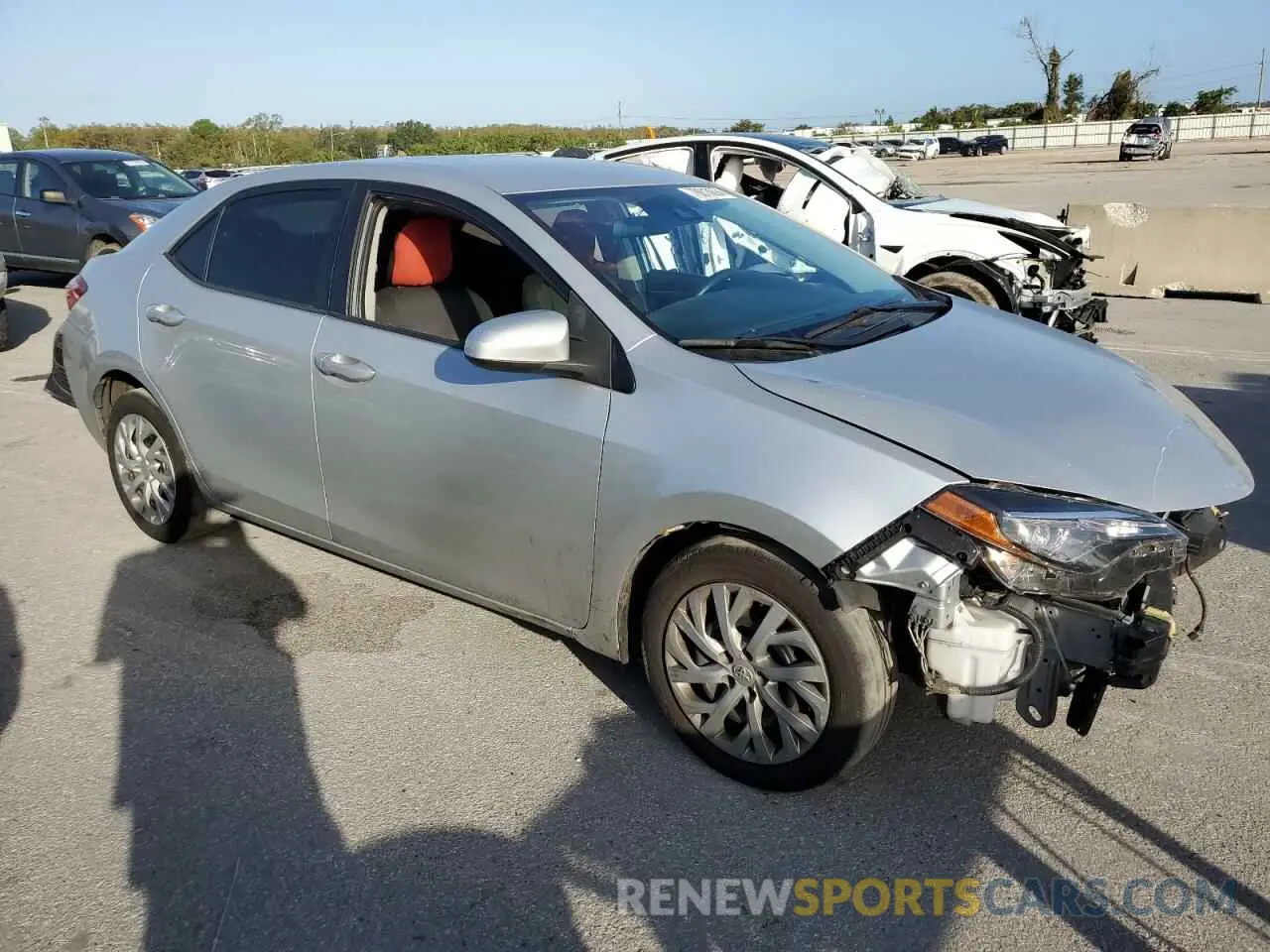 4 Photograph of a damaged car 2T1BURHE4KC158481 TOYOTA COROLLA 2019