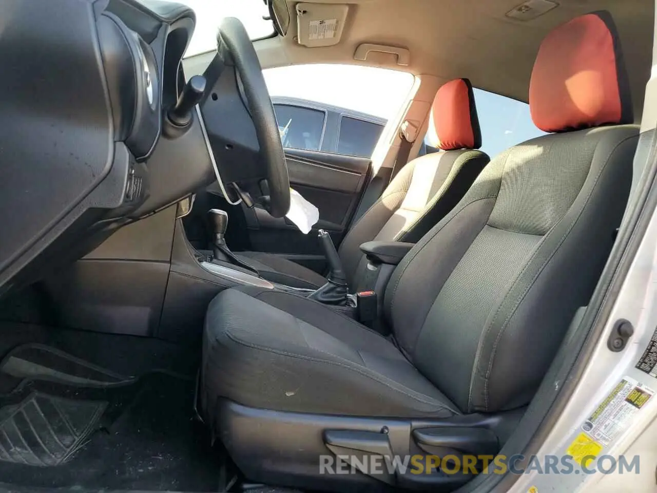 7 Photograph of a damaged car 2T1BURHE4KC158481 TOYOTA COROLLA 2019