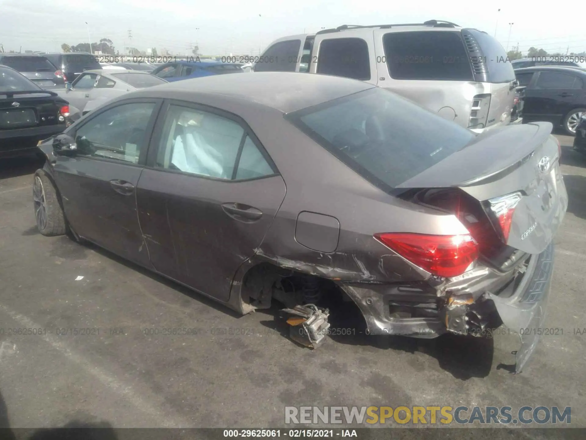 3 Photograph of a damaged car 2T1BURHE4KC161638 TOYOTA COROLLA 2019
