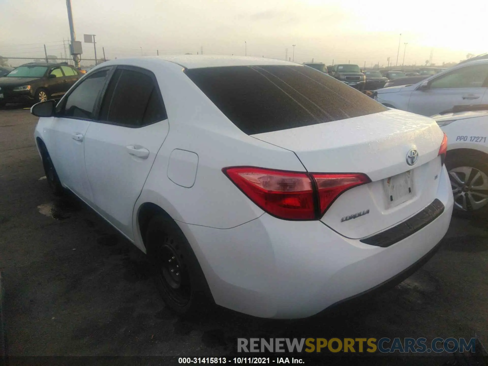 3 Фотография поврежденного автомобиля 2T1BURHE4KC163907 TOYOTA COROLLA 2019