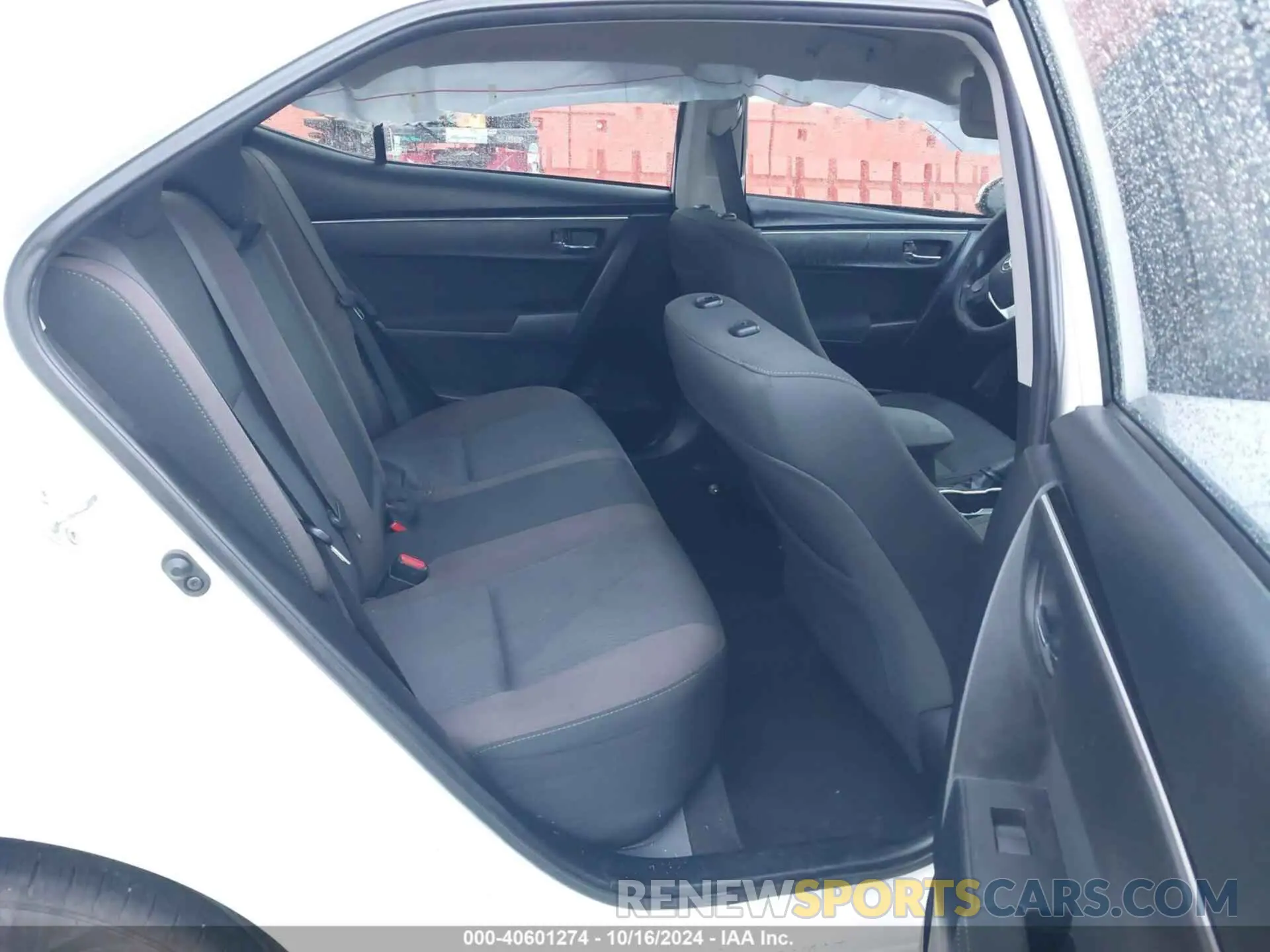 8 Photograph of a damaged car 2T1BURHE4KC168282 TOYOTA COROLLA 2019