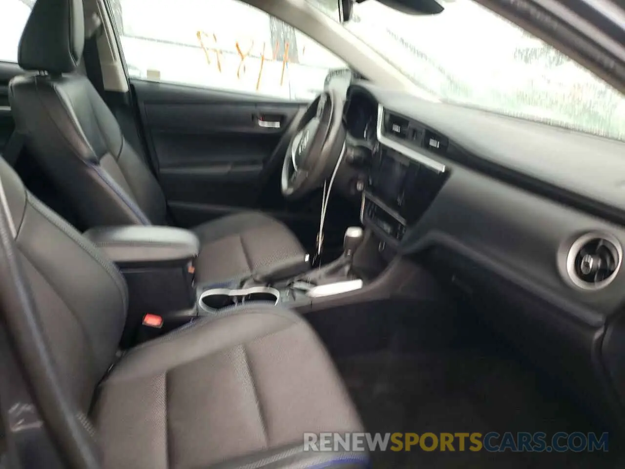 5 Photograph of a damaged car 2T1BURHE4KC182246 TOYOTA COROLLA 2019