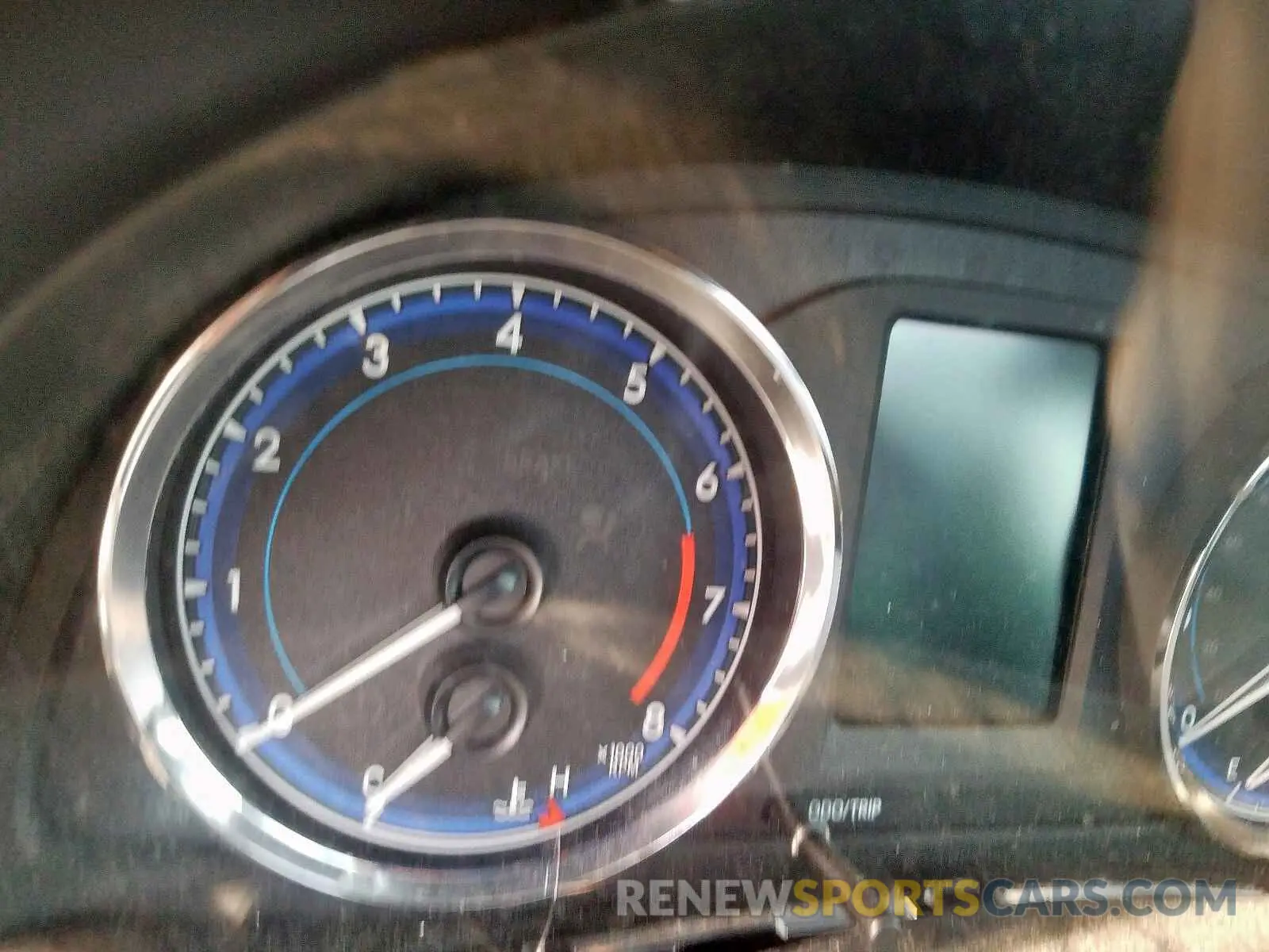 8 Фотография поврежденного автомобиля 2T1BURHE4KC185101 TOYOTA COROLLA 2019