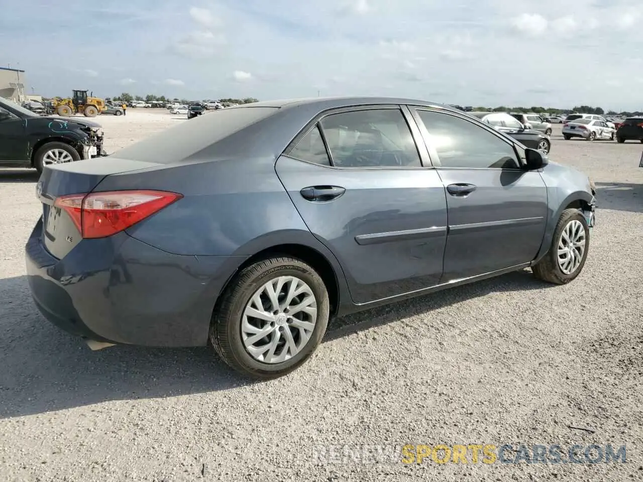 3 Фотография поврежденного автомобиля 2T1BURHE4KC186703 TOYOTA COROLLA 2019