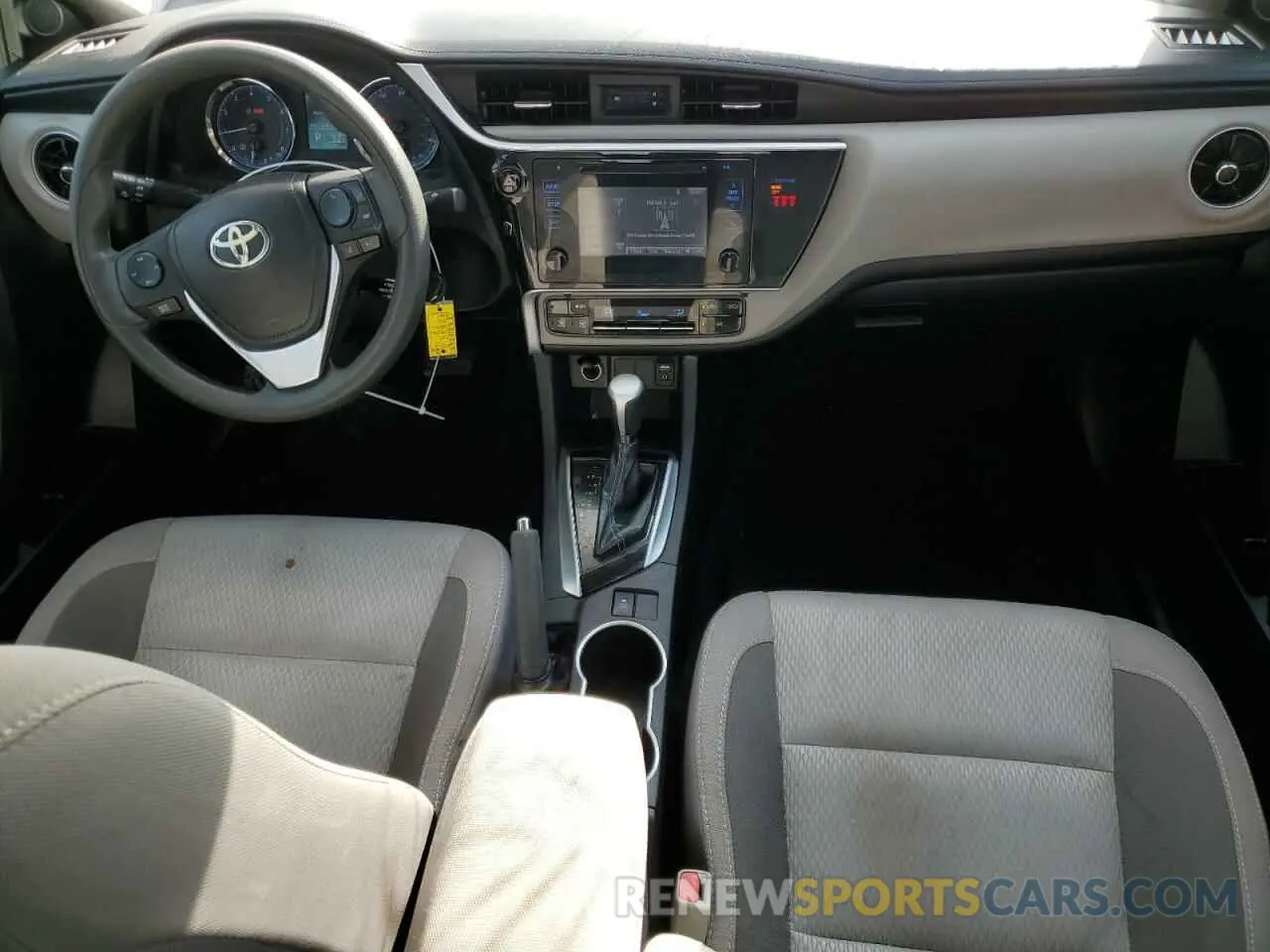 8 Фотография поврежденного автомобиля 2T1BURHE4KC186703 TOYOTA COROLLA 2019