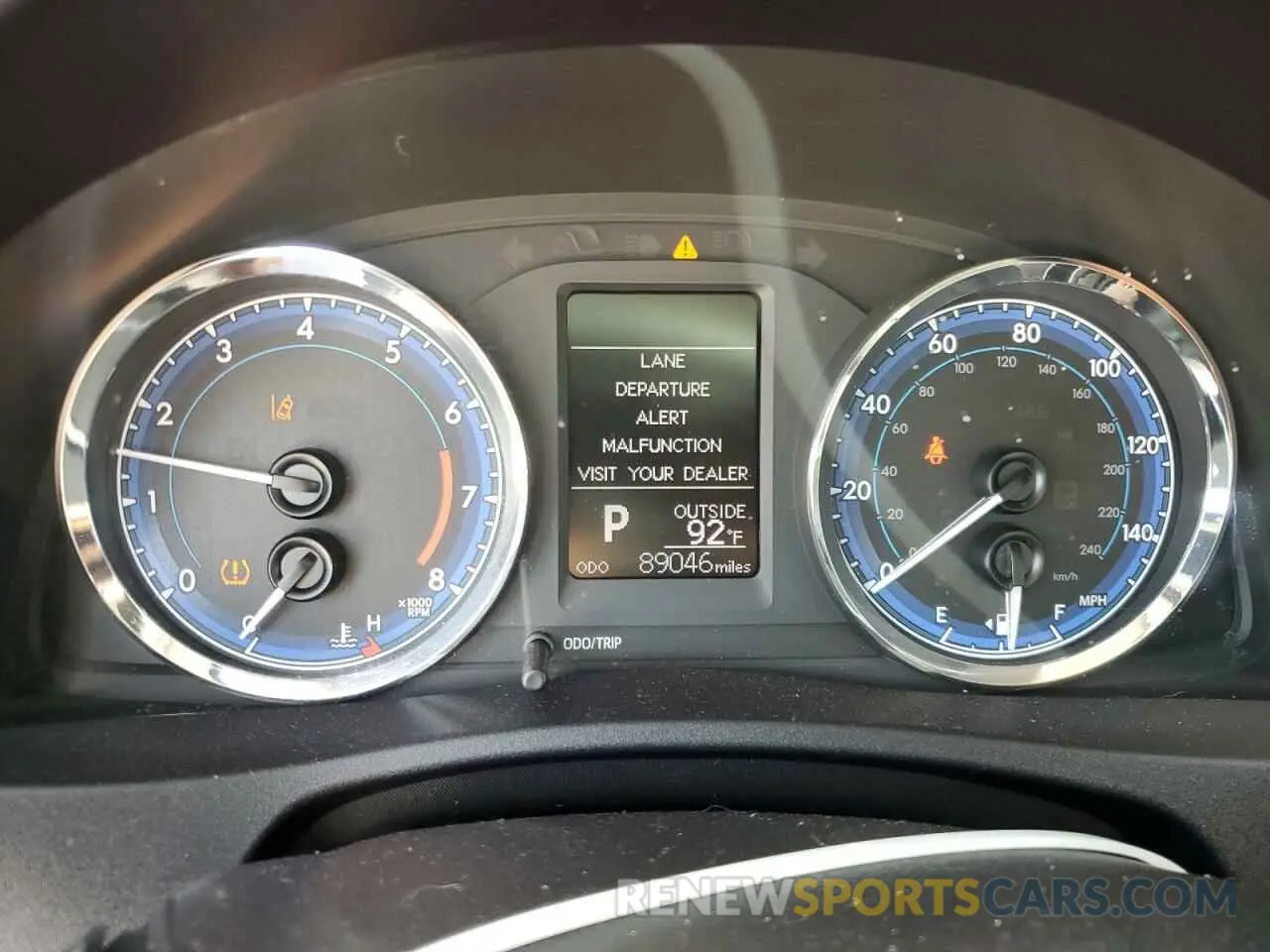 9 Фотография поврежденного автомобиля 2T1BURHE4KC186703 TOYOTA COROLLA 2019