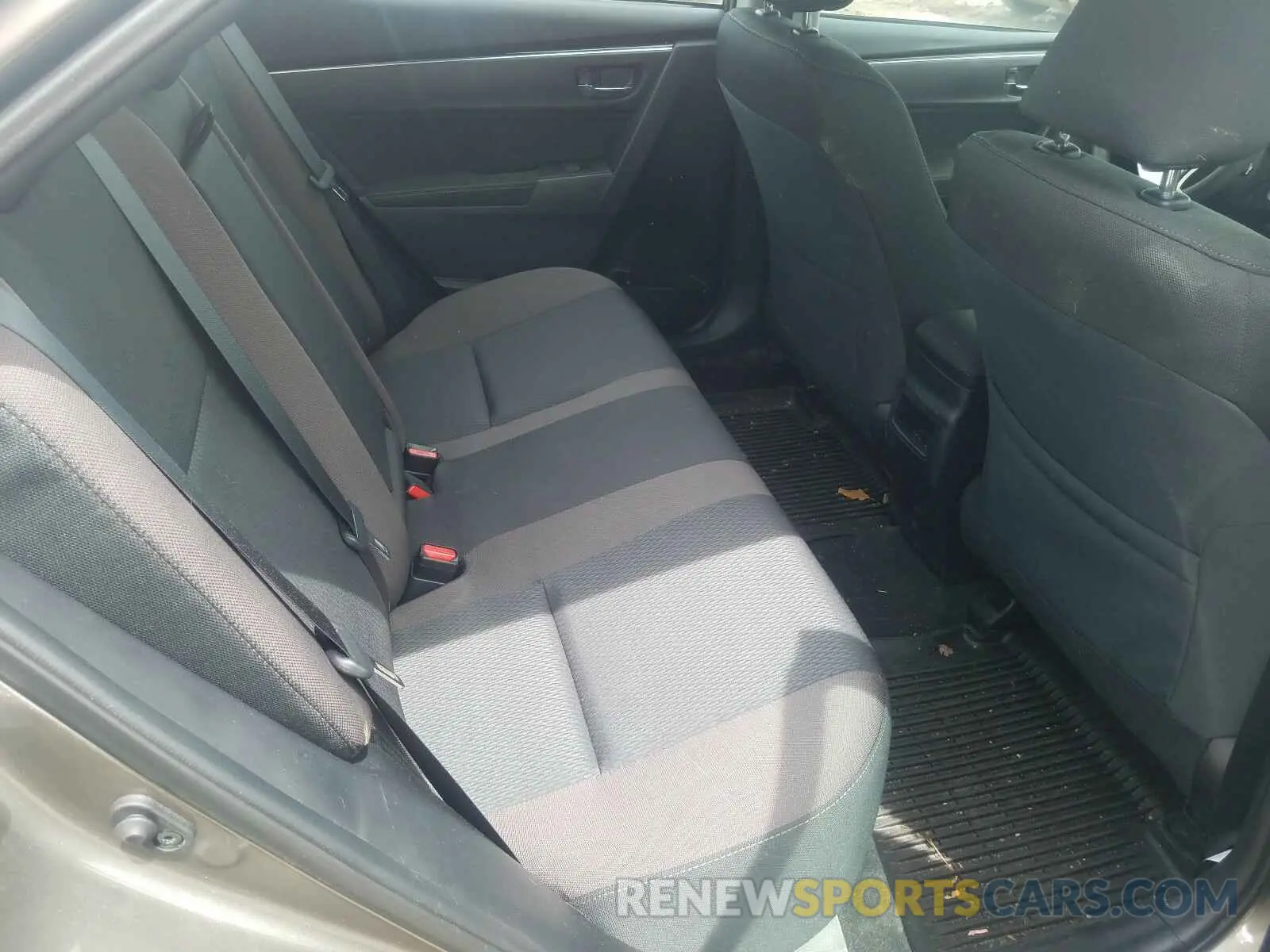 6 Photograph of a damaged car 2T1BURHE4KC189245 TOYOTA COROLLA 2019