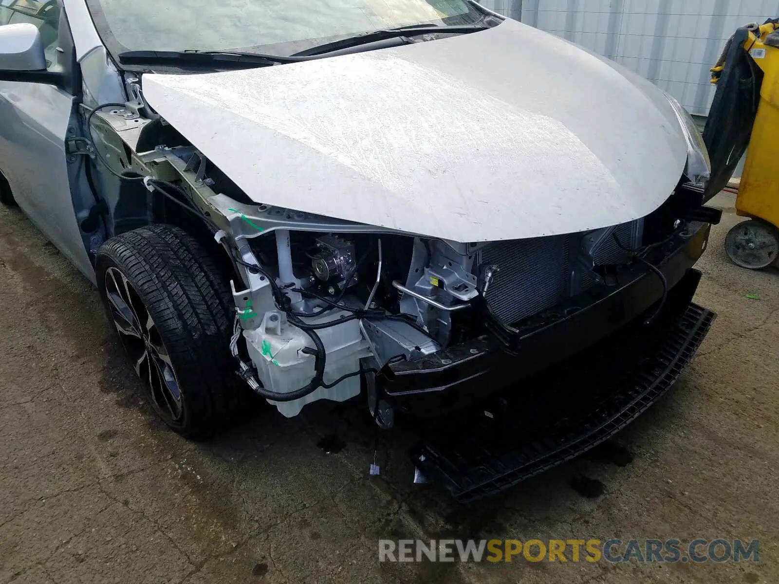 9 Photograph of a damaged car 2T1BURHE4KC189469 TOYOTA COROLLA 2019