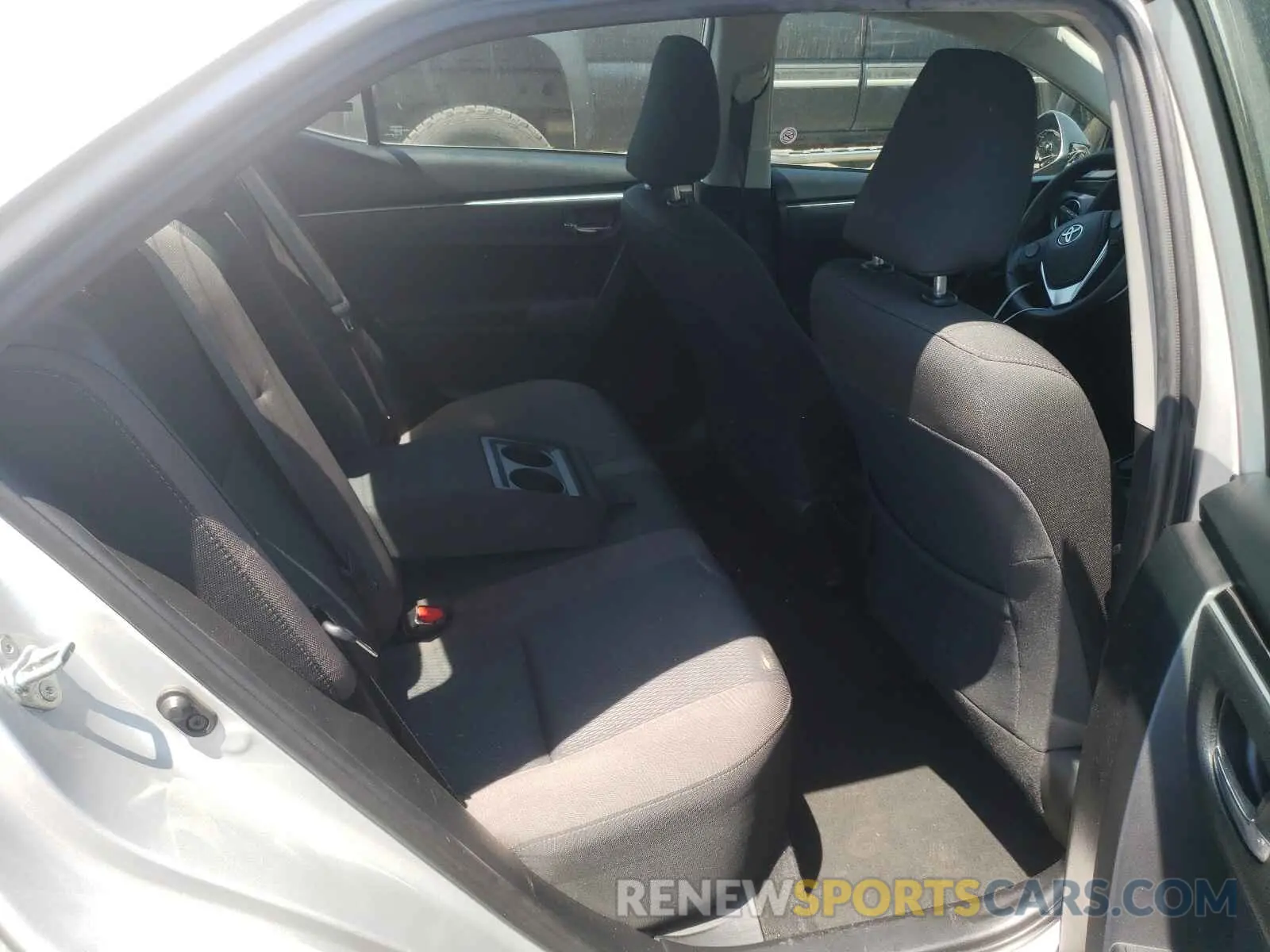 6 Photograph of a damaged car 2T1BURHE4KC226780 TOYOTA COROLLA 2019