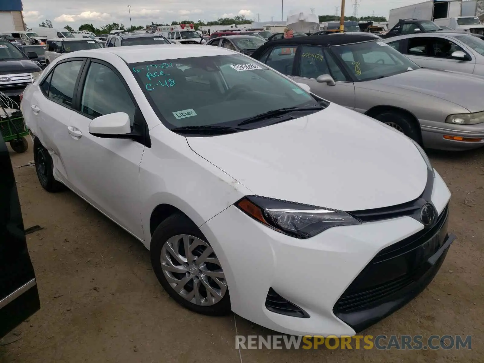 1 Photograph of a damaged car 2T1BURHE4KC243370 TOYOTA COROLLA 2019