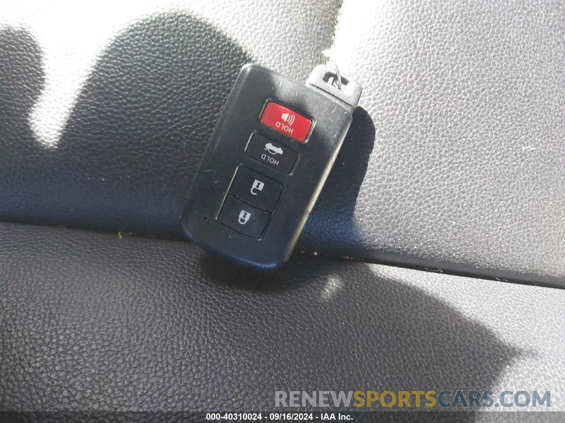 11 Photograph of a damaged car 2T1BURHE5KC128597 TOYOTA COROLLA 2019