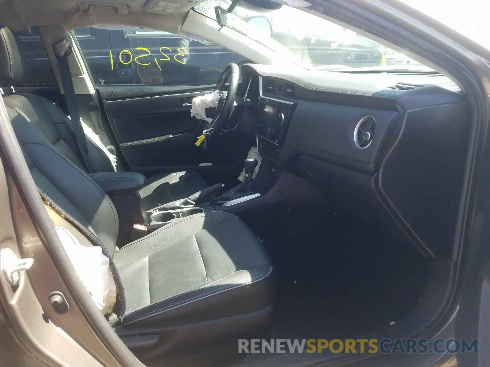 5 Photograph of a damaged car 2T1BURHE5KC129412 TOYOTA COROLLA 2019
