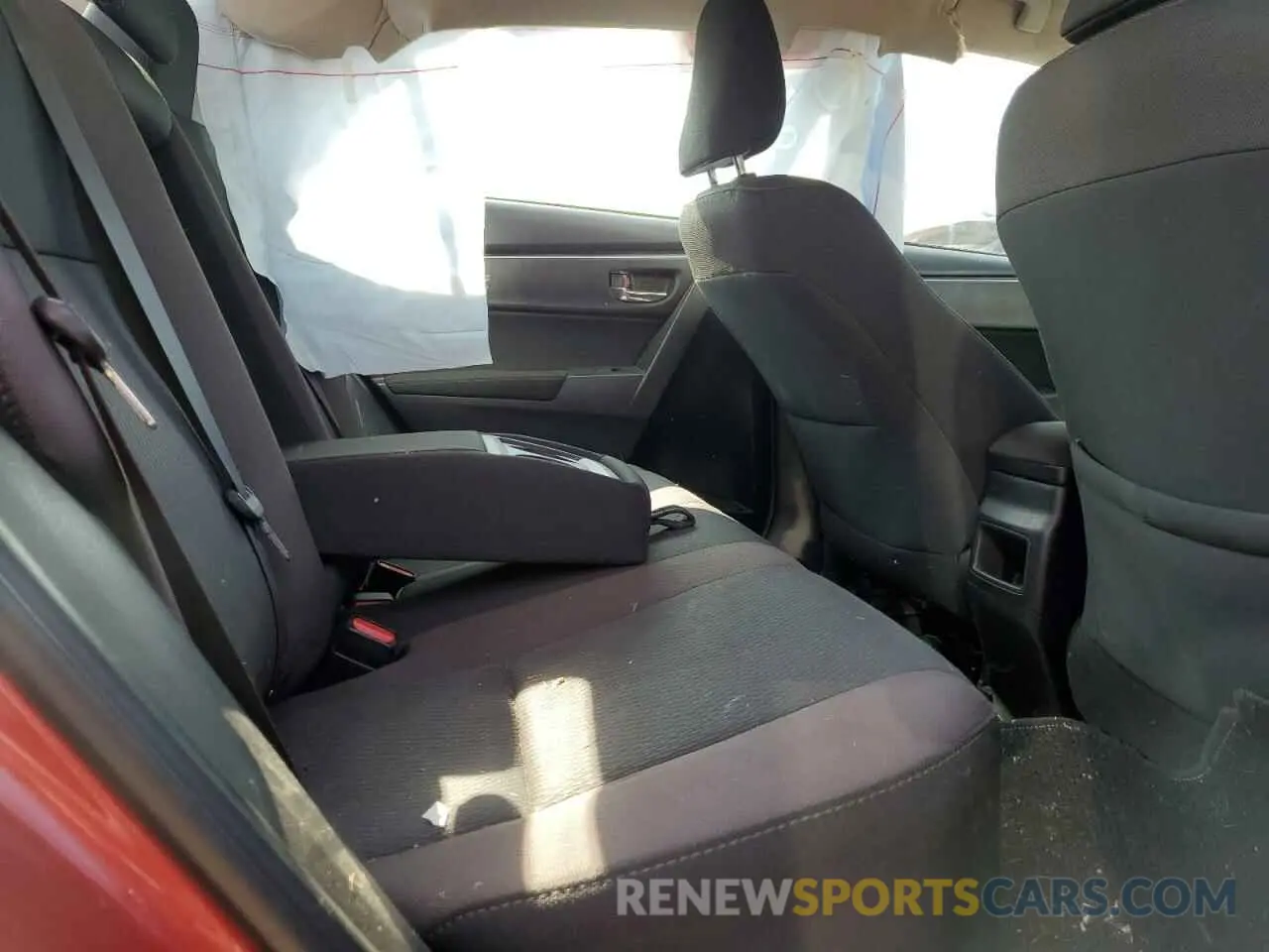 10 Photograph of a damaged car 2T1BURHE5KC144458 TOYOTA COROLLA 2019