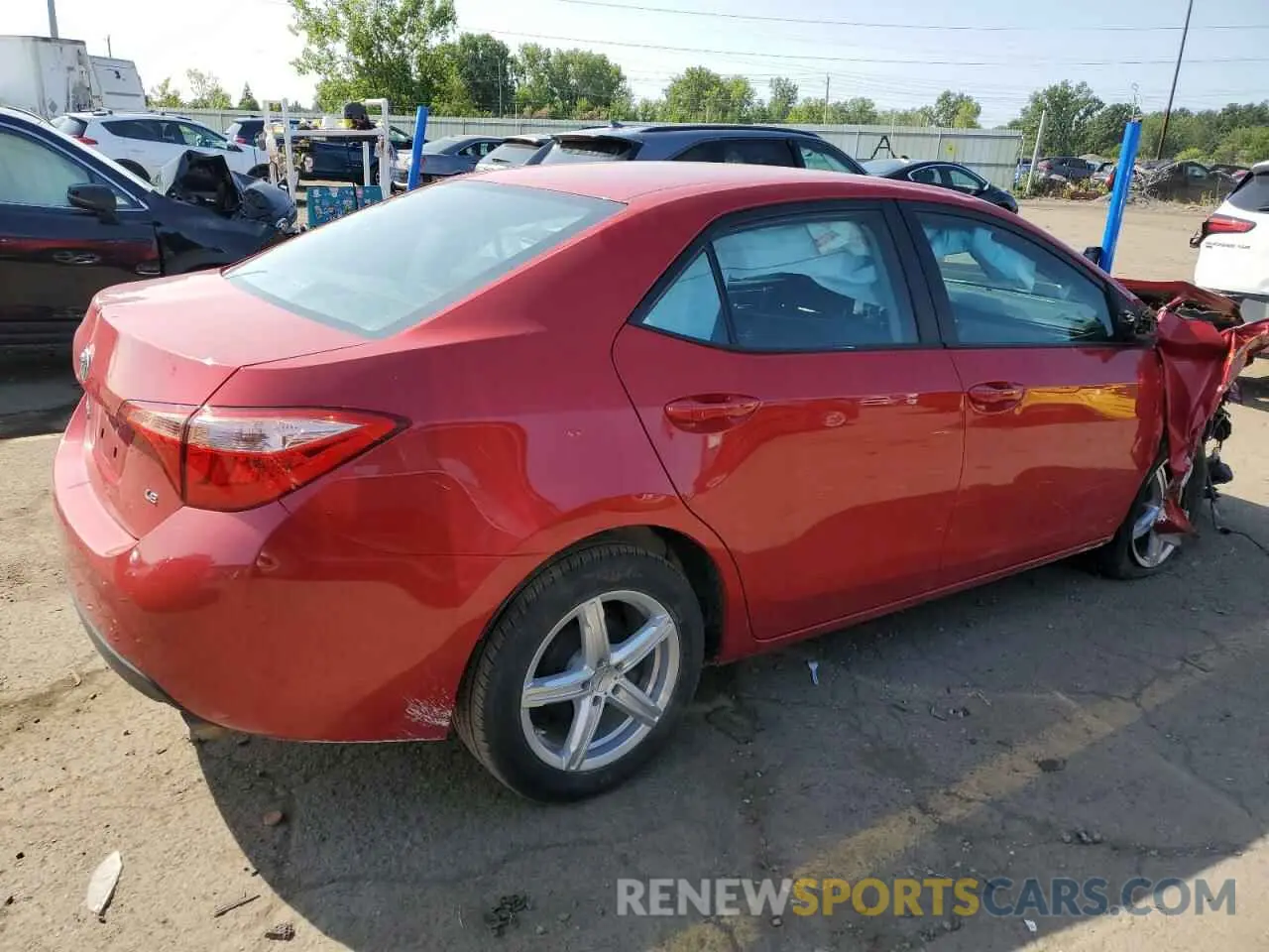 3 Photograph of a damaged car 2T1BURHE5KC144458 TOYOTA COROLLA 2019
