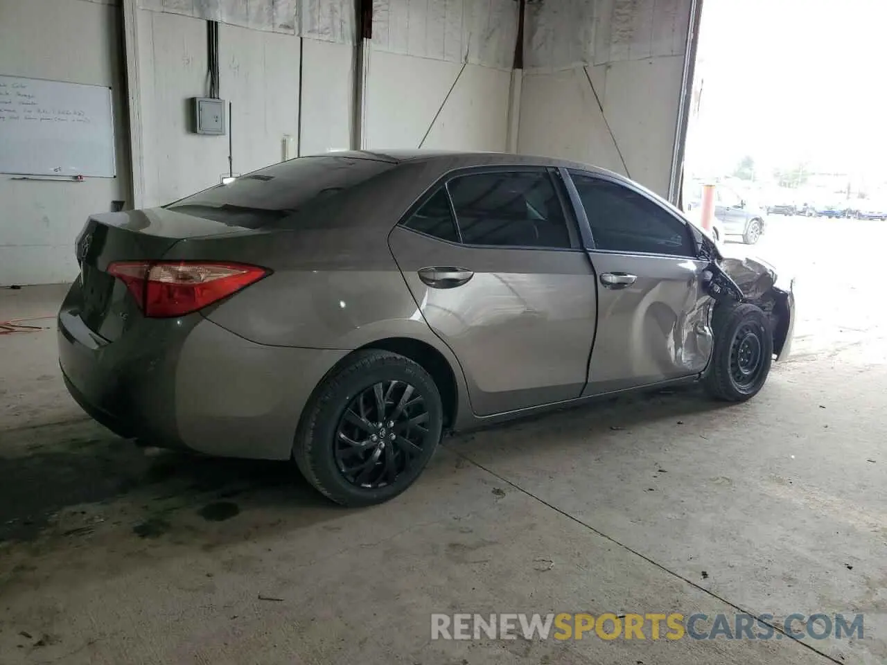 3 Фотография поврежденного автомобиля 2T1BURHE5KC146503 TOYOTA COROLLA 2019