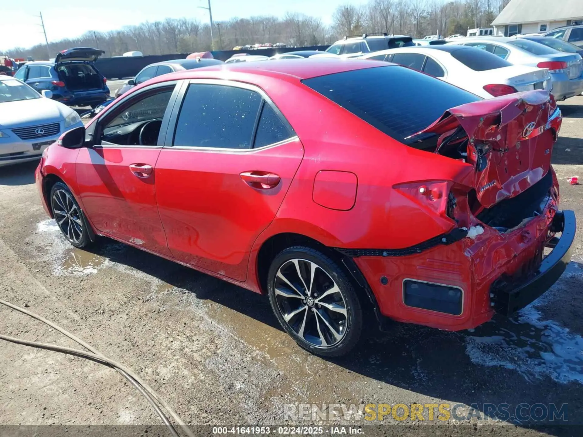 3 Photograph of a damaged car 2T1BURHE5KC152513 TOYOTA COROLLA 2019