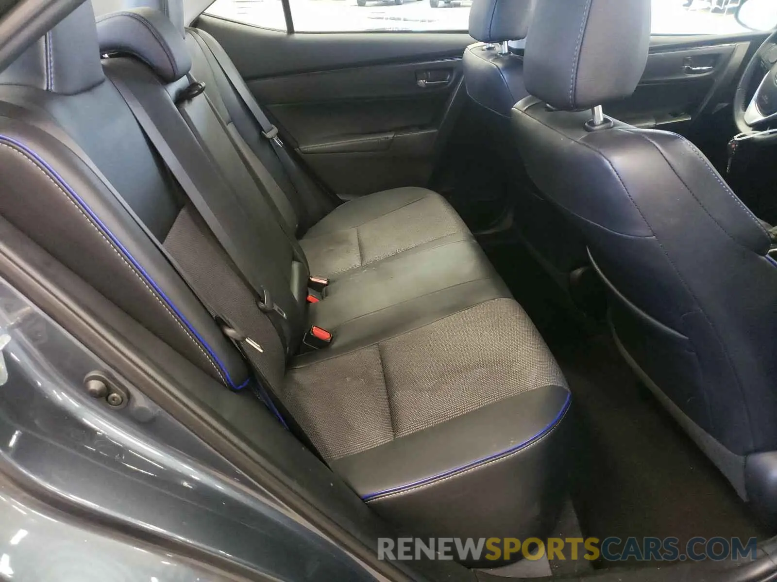 6 Photograph of a damaged car 2T1BURHE5KC157257 TOYOTA COROLLA 2019
