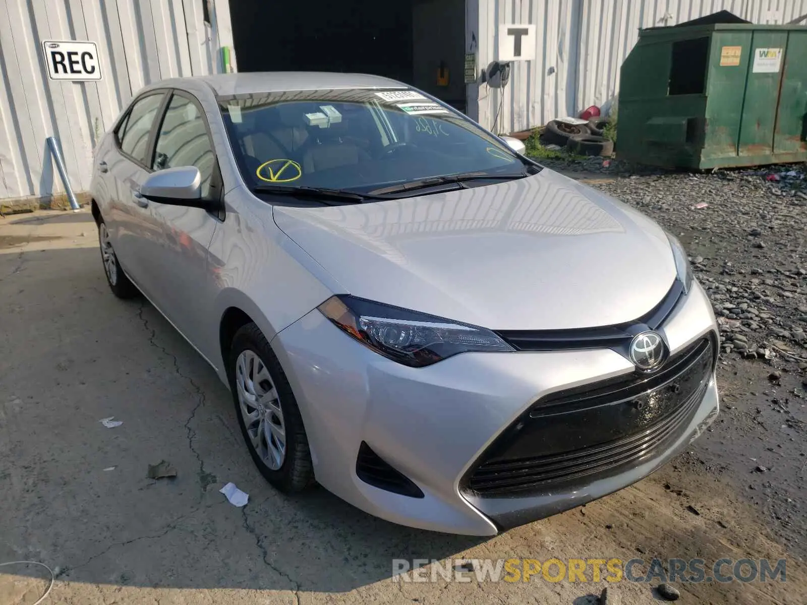 1 Фотография поврежденного автомобиля 2T1BURHE5KC160966 TOYOTA COROLLA 2019