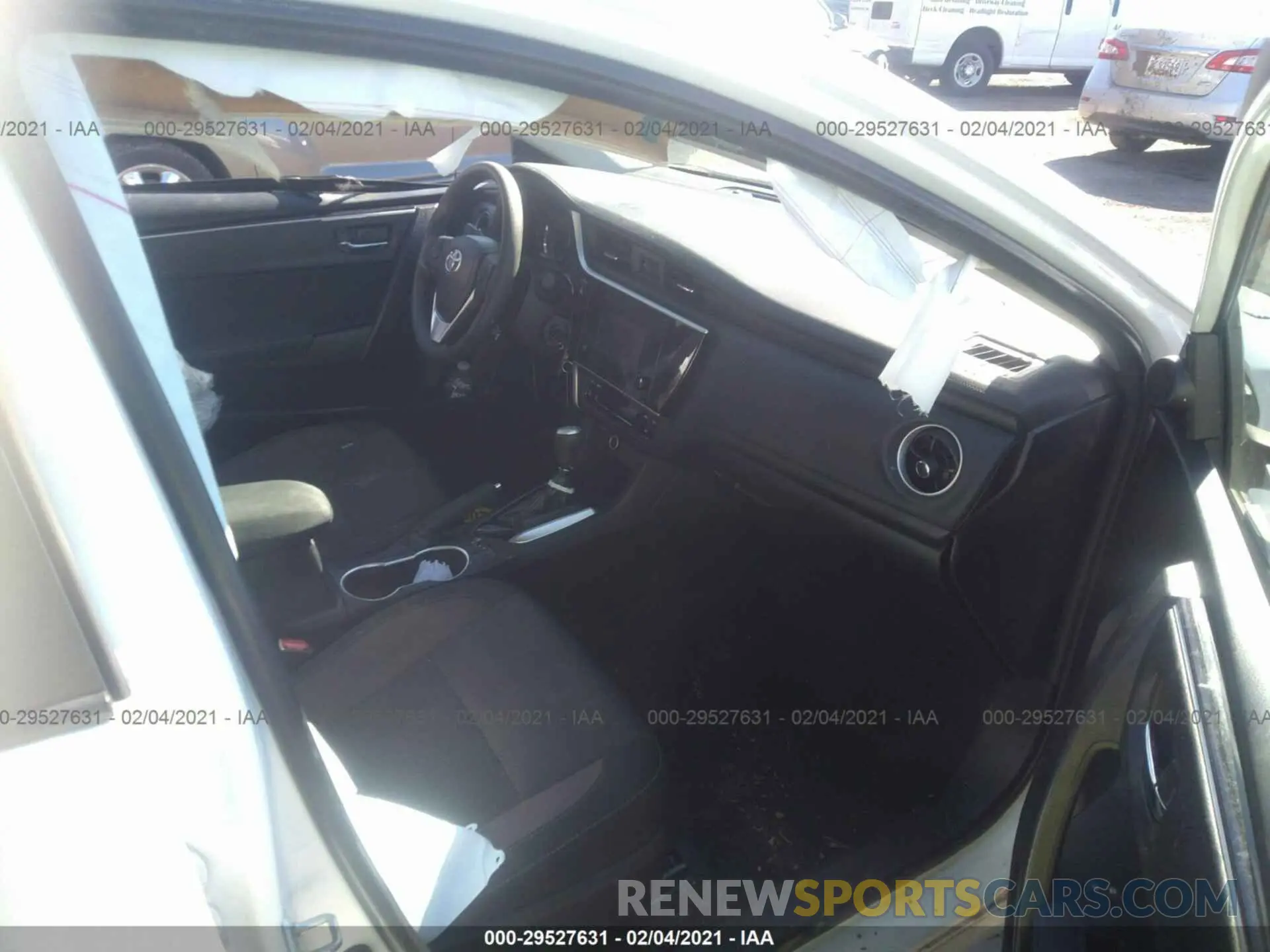 5 Photograph of a damaged car 2T1BURHE5KC161163 TOYOTA COROLLA 2019