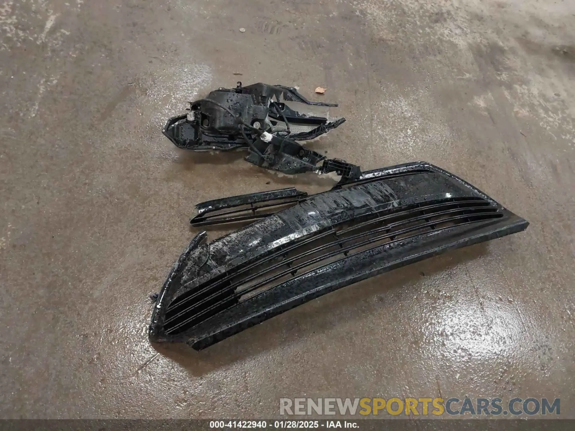 12 Photograph of a damaged car 2T1BURHE5KC170378 TOYOTA COROLLA 2019