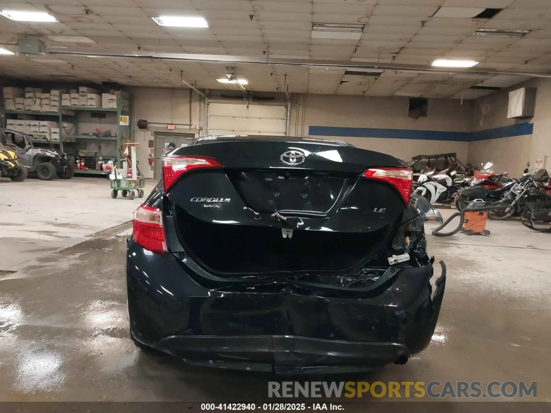 17 Photograph of a damaged car 2T1BURHE5KC170378 TOYOTA COROLLA 2019