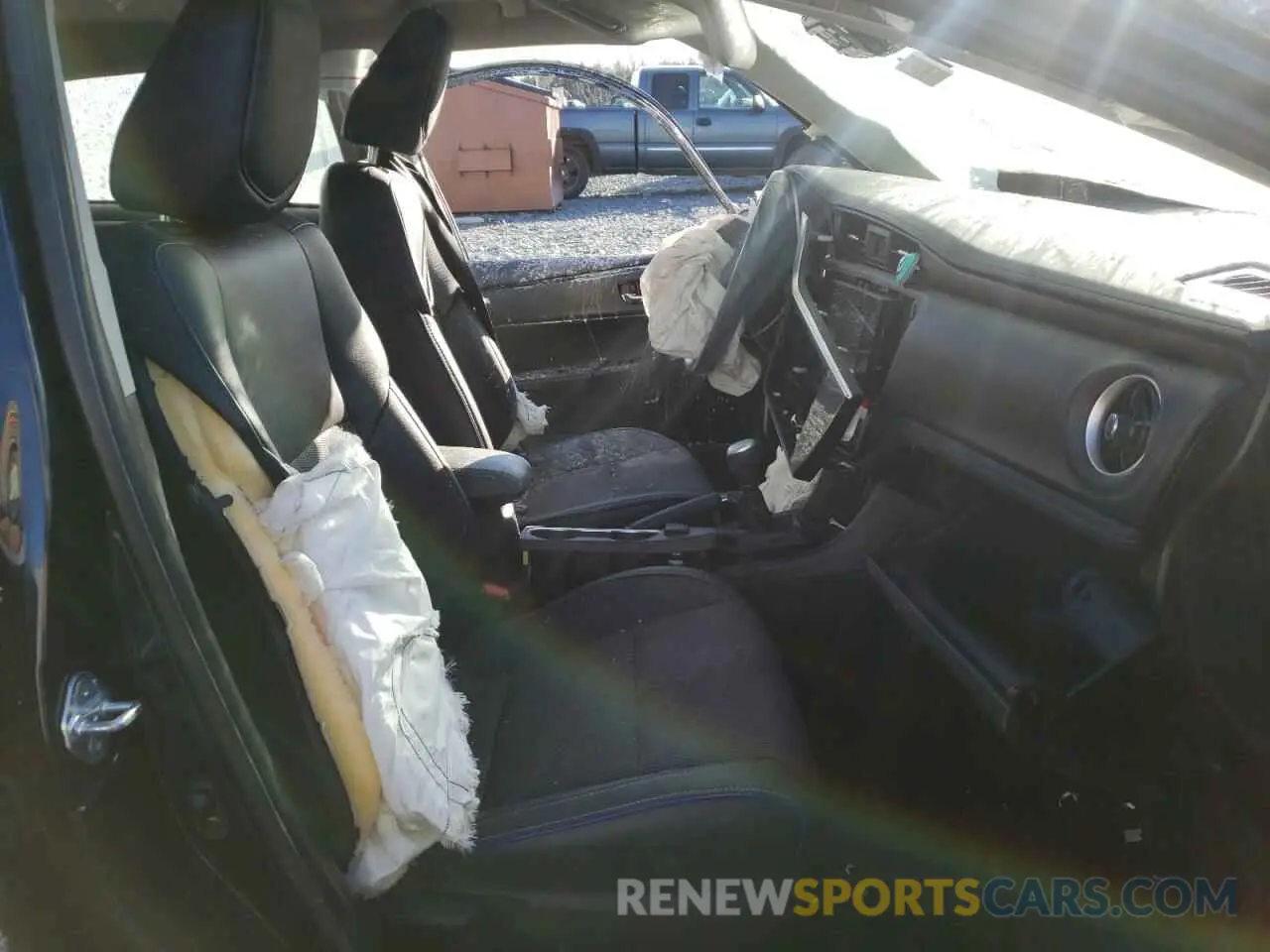 5 Photograph of a damaged car 2T1BURHE5KC172261 TOYOTA COROLLA 2019