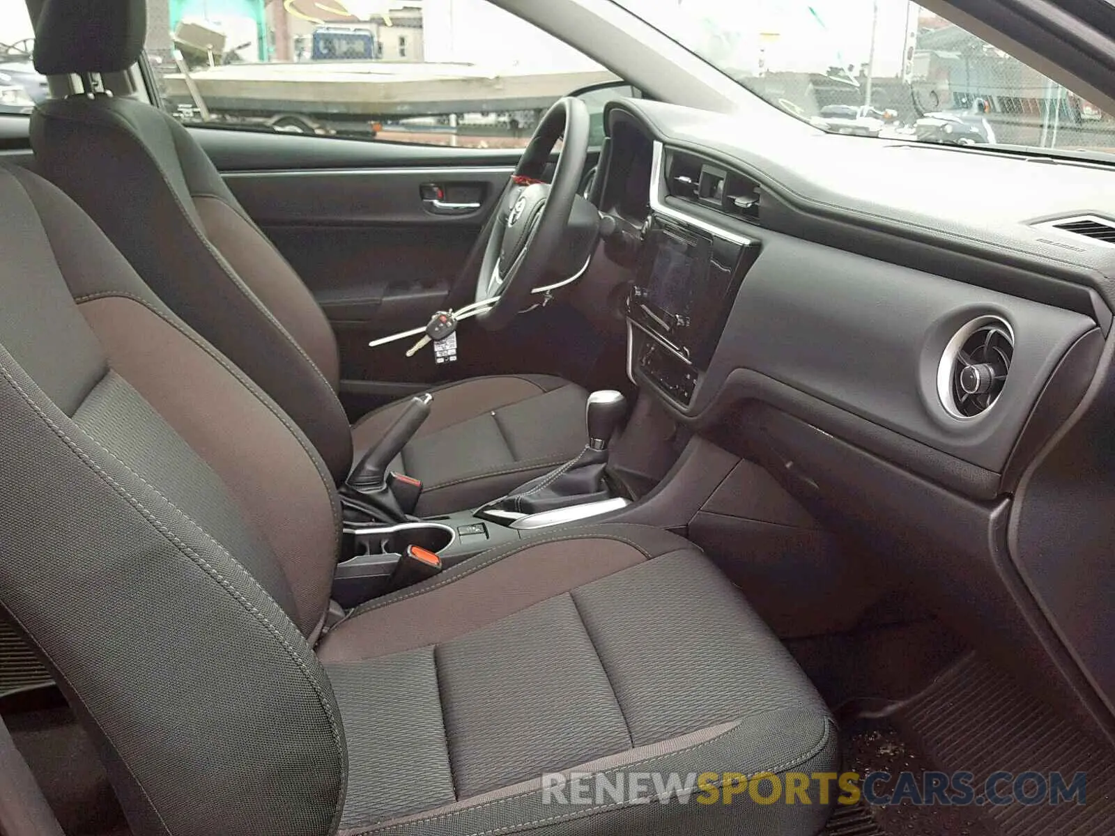 5 Photograph of a damaged car 2T1BURHE5KC173278 TOYOTA COROLLA 2019