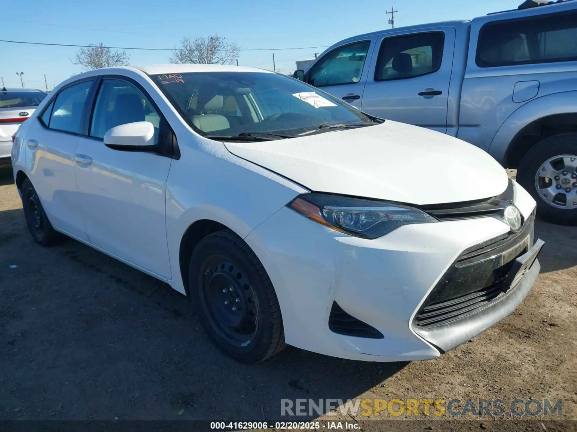 1 Фотография поврежденного автомобиля 2T1BURHE5KC175774 TOYOTA COROLLA 2019