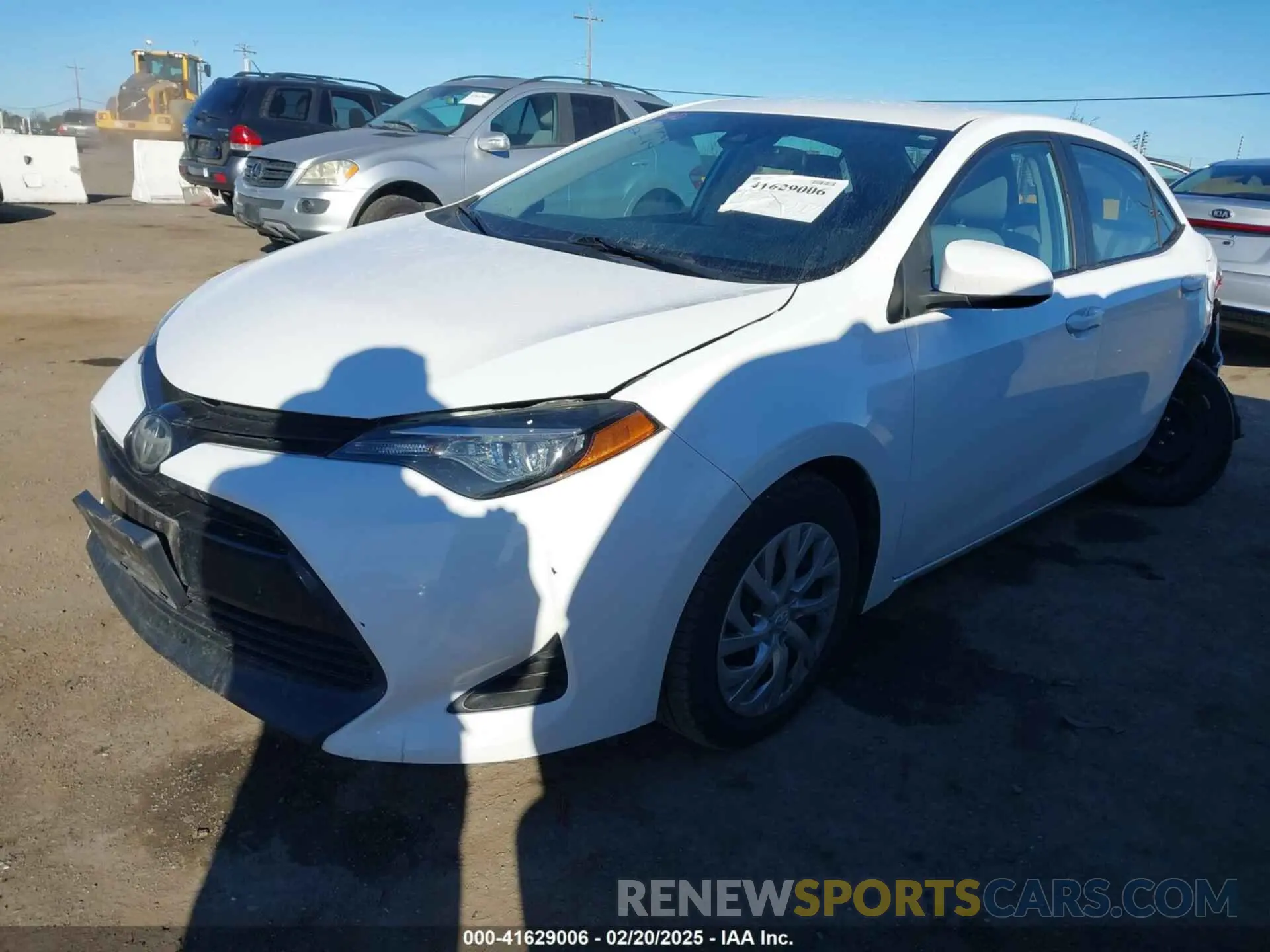2 Фотография поврежденного автомобиля 2T1BURHE5KC175774 TOYOTA COROLLA 2019