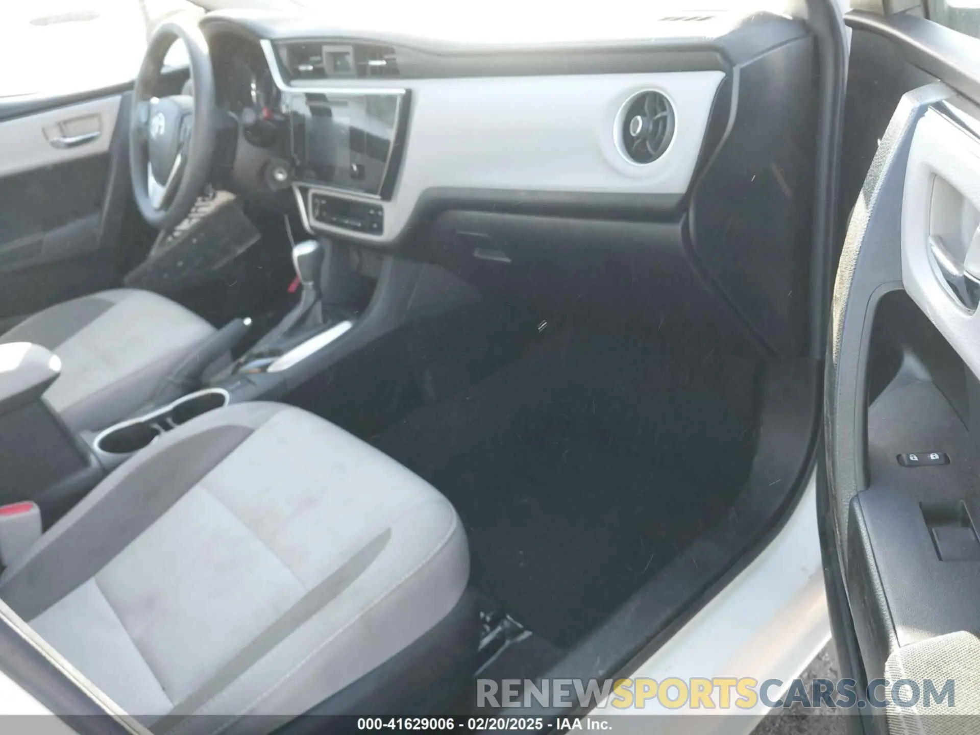 5 Фотография поврежденного автомобиля 2T1BURHE5KC175774 TOYOTA COROLLA 2019