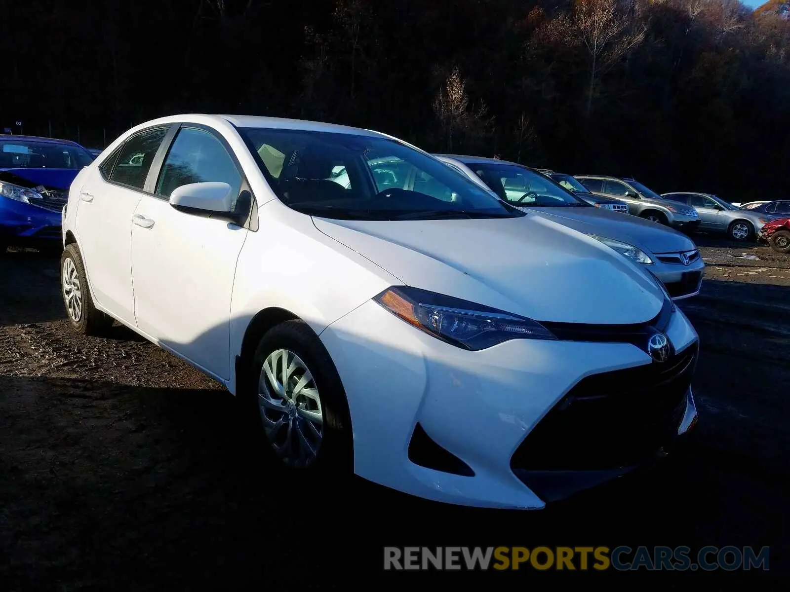1 Photograph of a damaged car 2T1BURHE5KC177489 TOYOTA COROLLA 2019