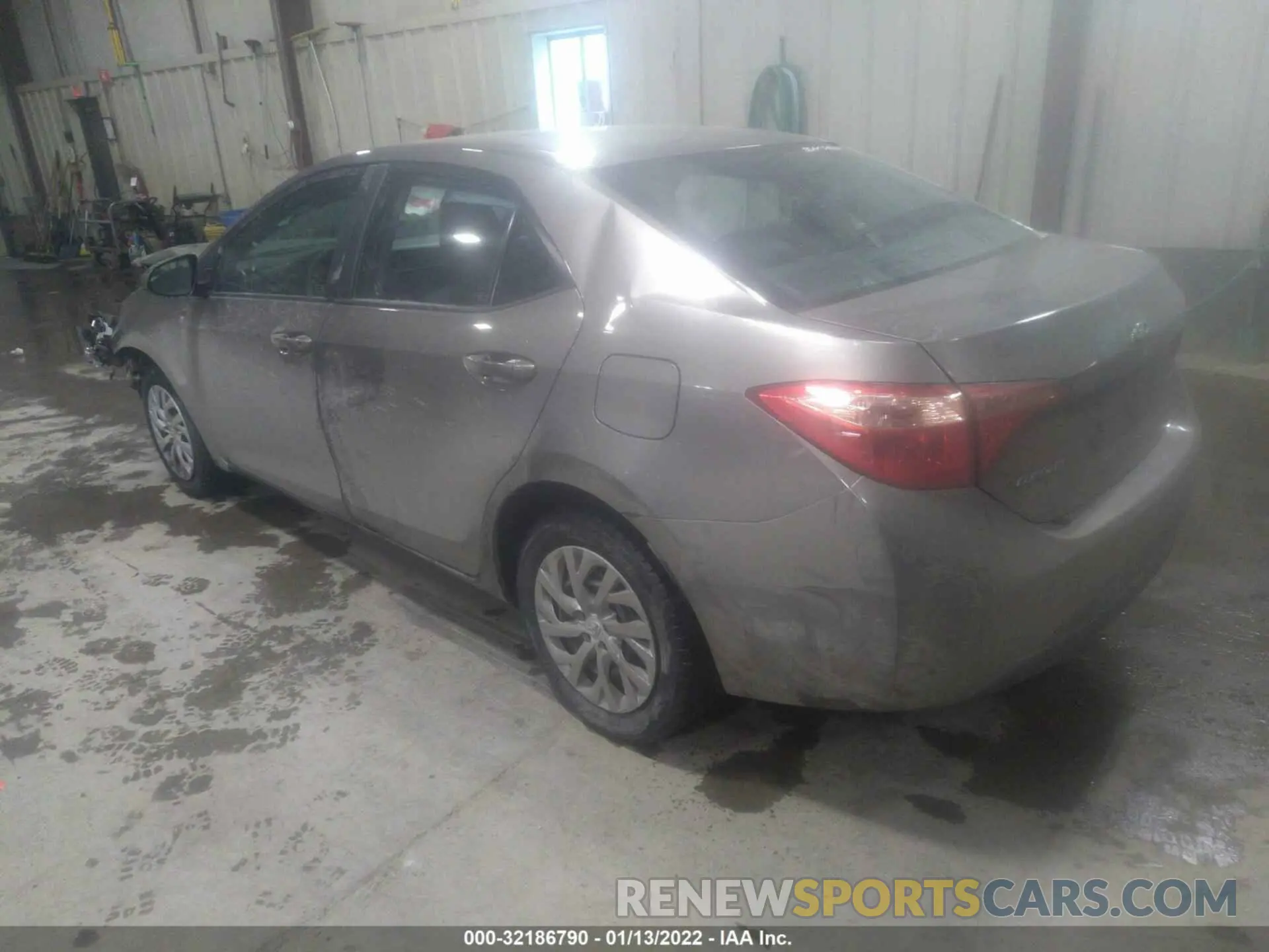 3 Фотография поврежденного автомобиля 2T1BURHE5KC184099 TOYOTA COROLLA 2019