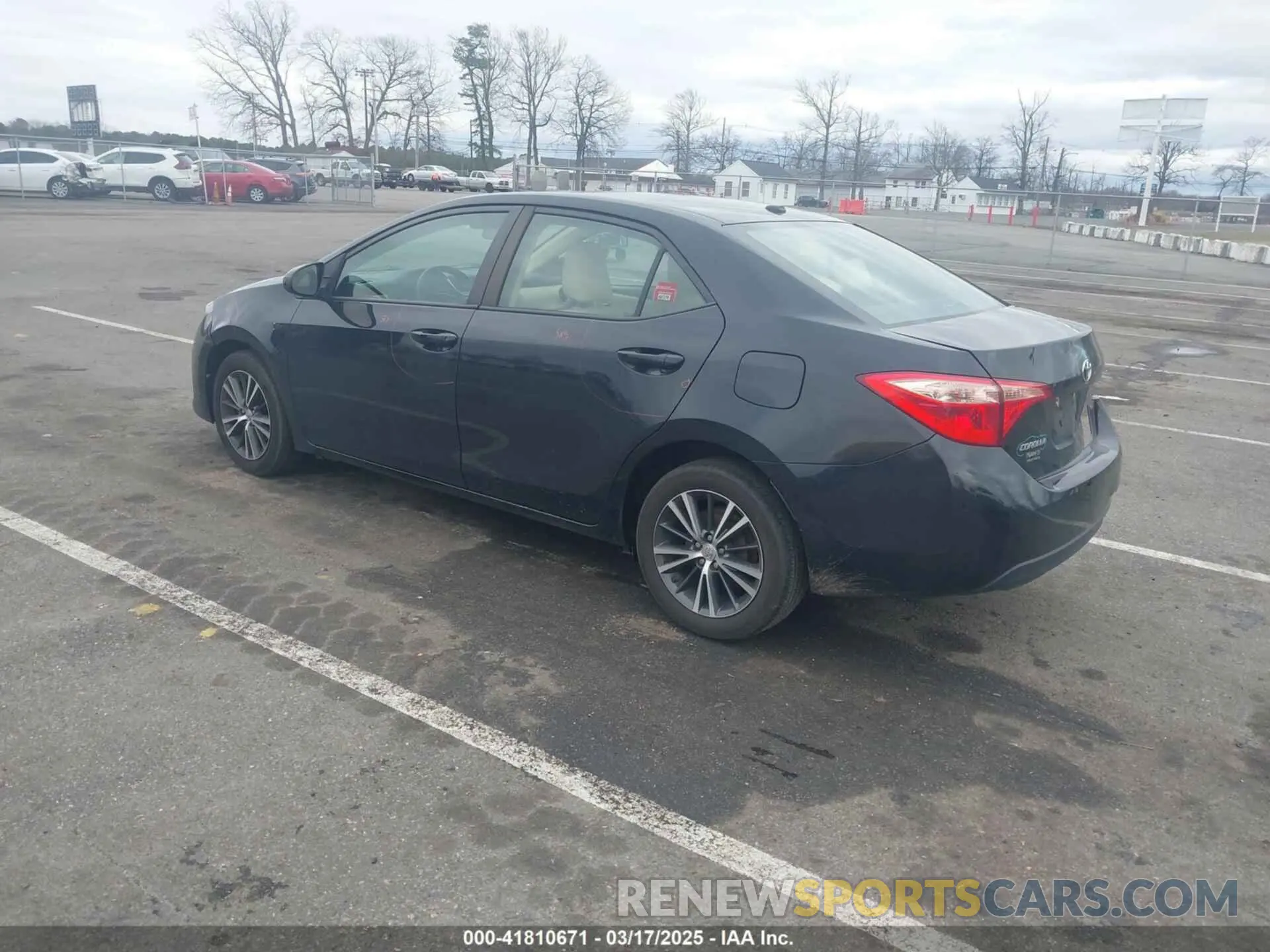 3 Photograph of a damaged car 2T1BURHE5KC184233 TOYOTA COROLLA 2019