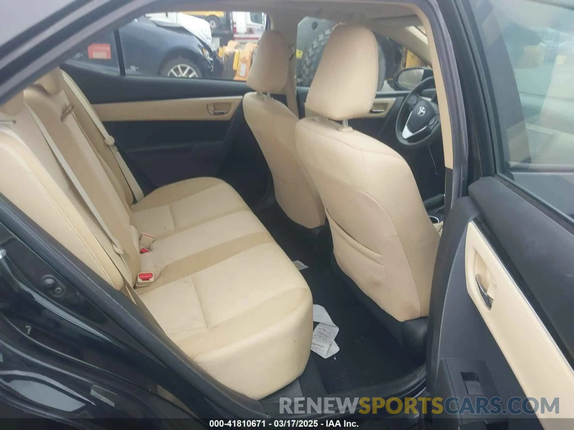 8 Photograph of a damaged car 2T1BURHE5KC184233 TOYOTA COROLLA 2019