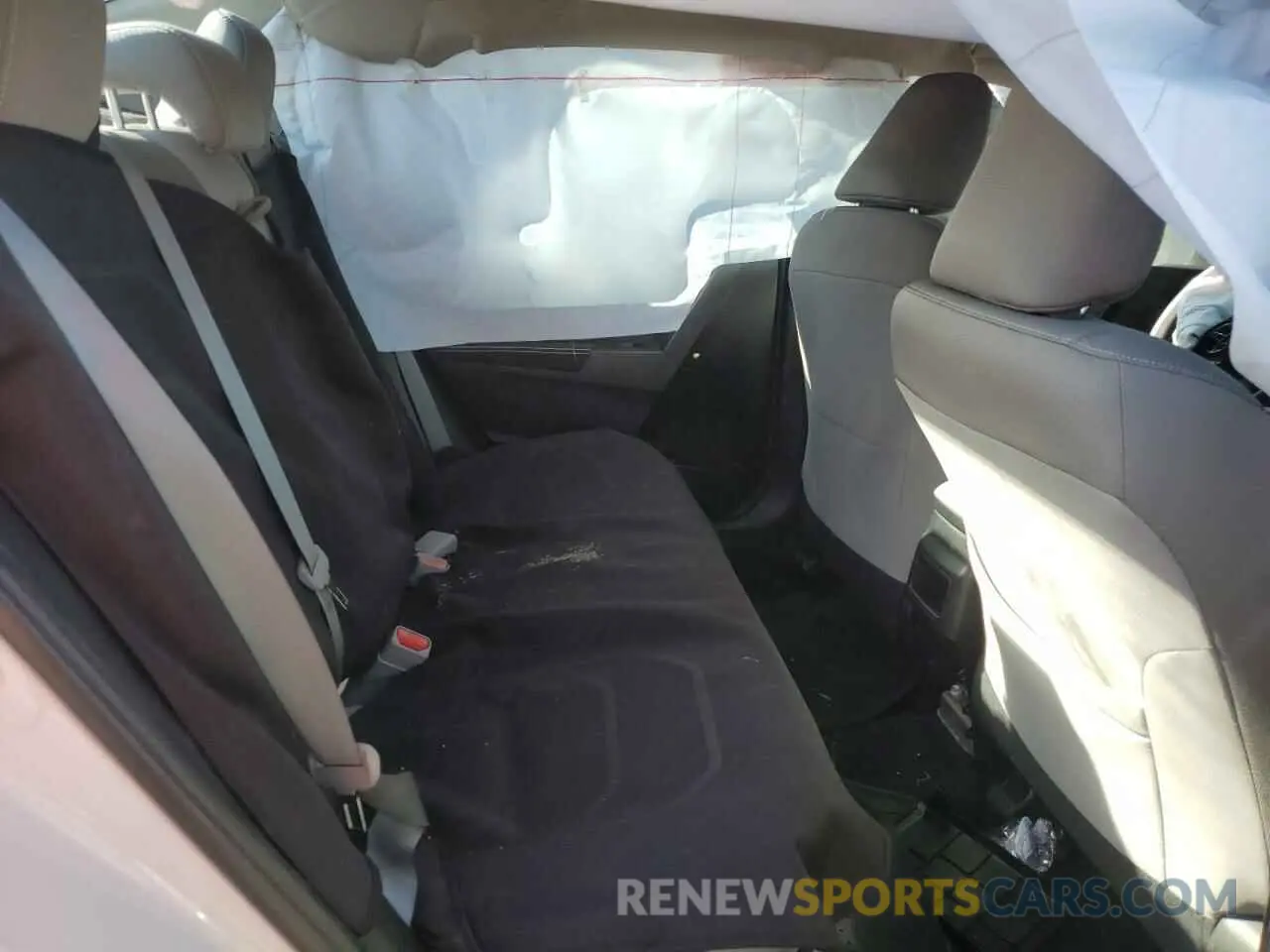 10 Photograph of a damaged car 2T1BURHE5KC192252 TOYOTA COROLLA 2019