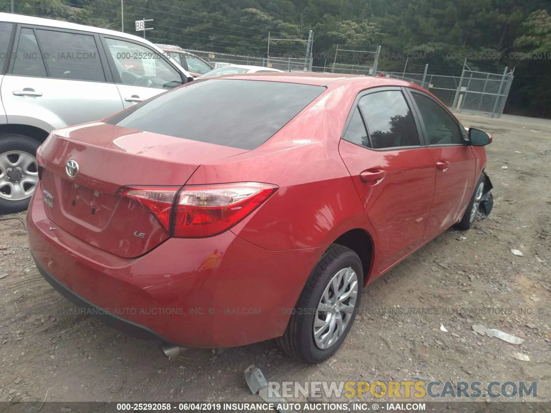 4 Photograph of a damaged car 2T1BURHE5KC194082 TOYOTA COROLLA 2019