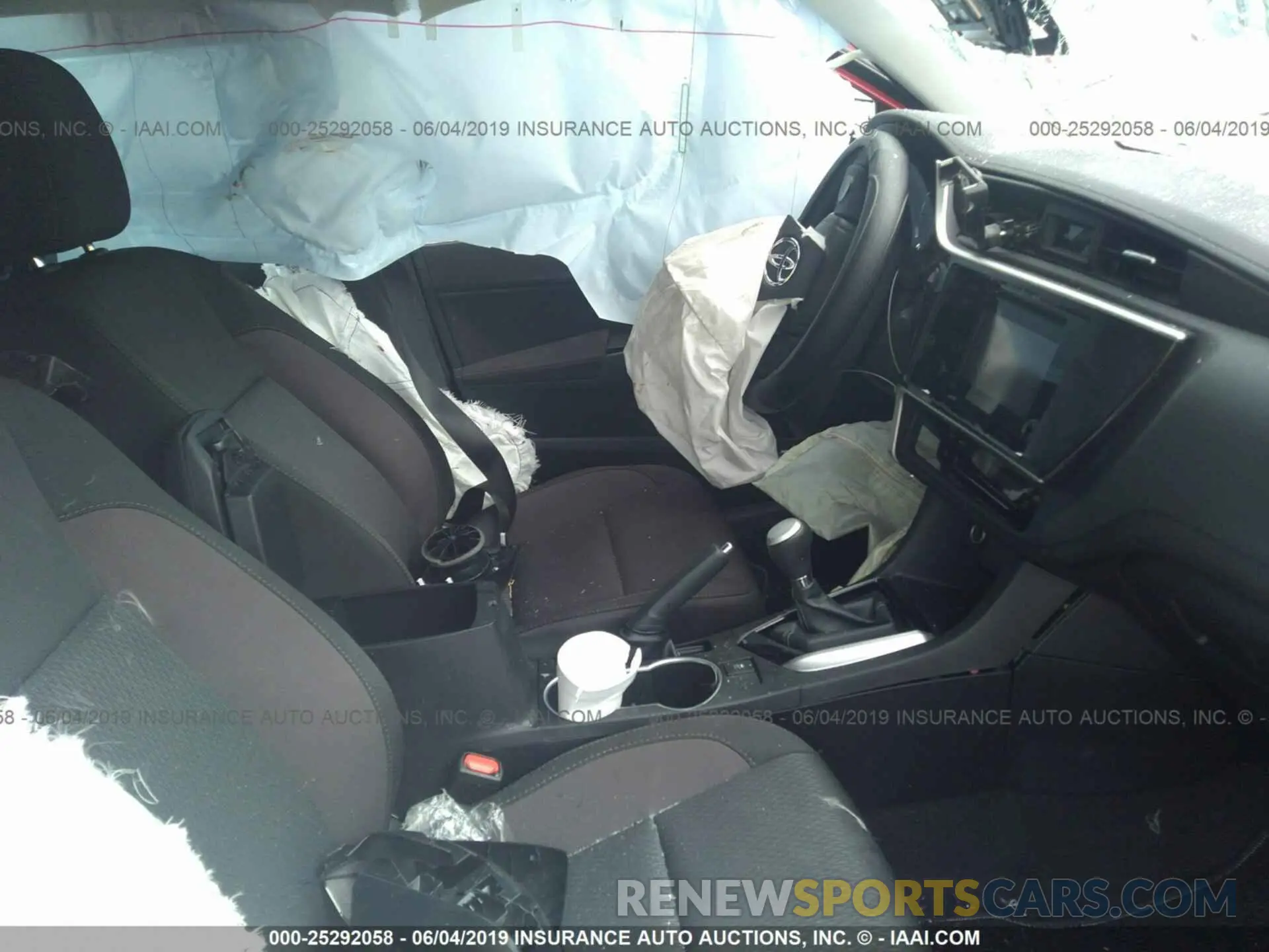 5 Photograph of a damaged car 2T1BURHE5KC194082 TOYOTA COROLLA 2019