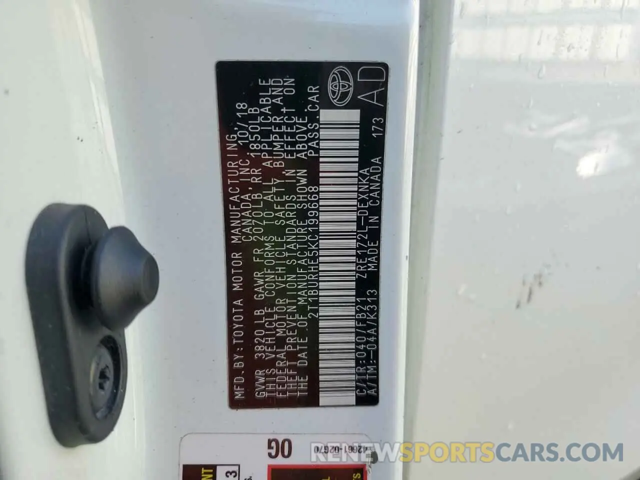 12 Photograph of a damaged car 2T1BURHE5KC199668 TOYOTA COROLLA 2019