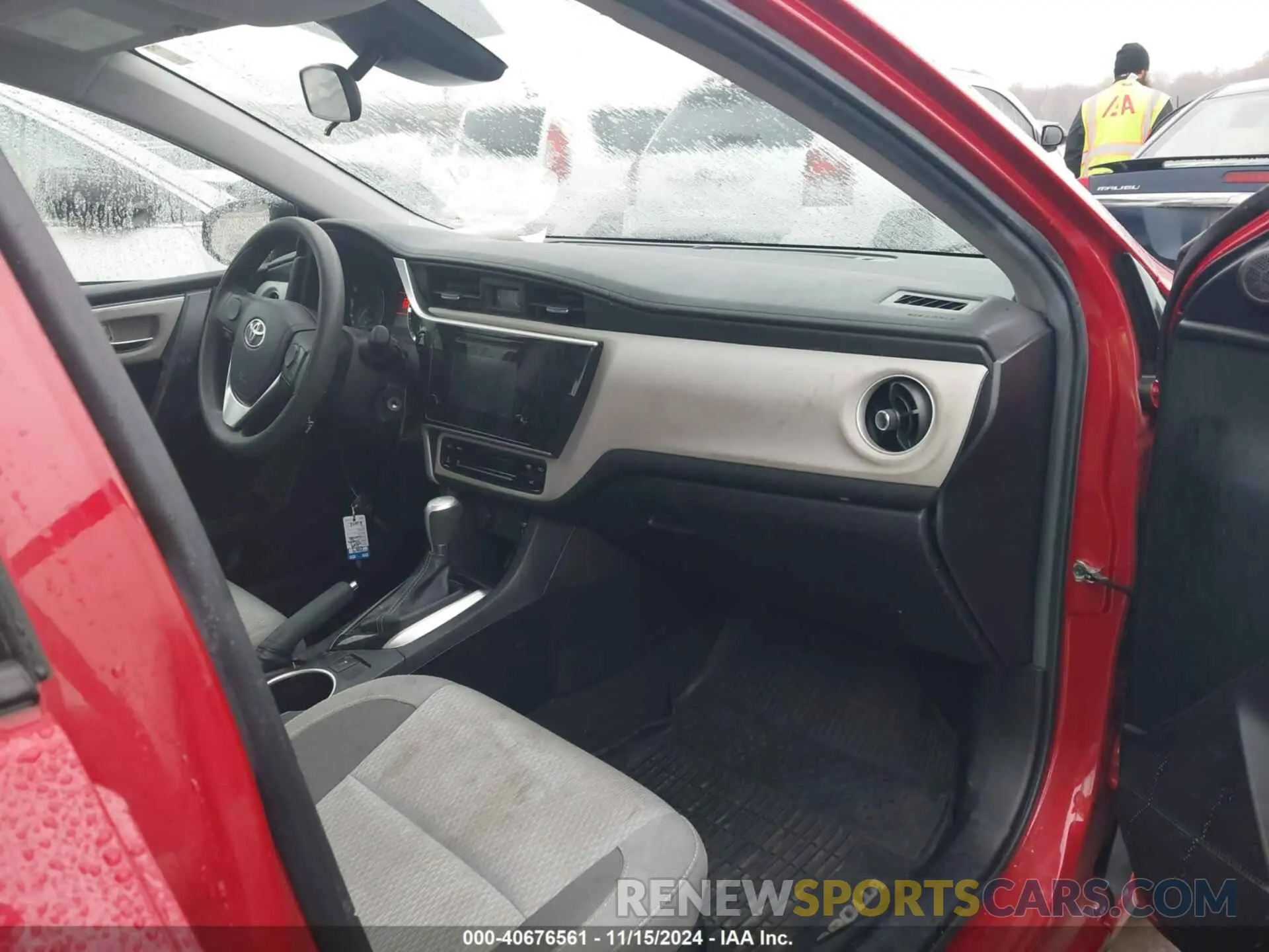 5 Photograph of a damaged car 2T1BURHE5KC200012 TOYOTA COROLLA 2019