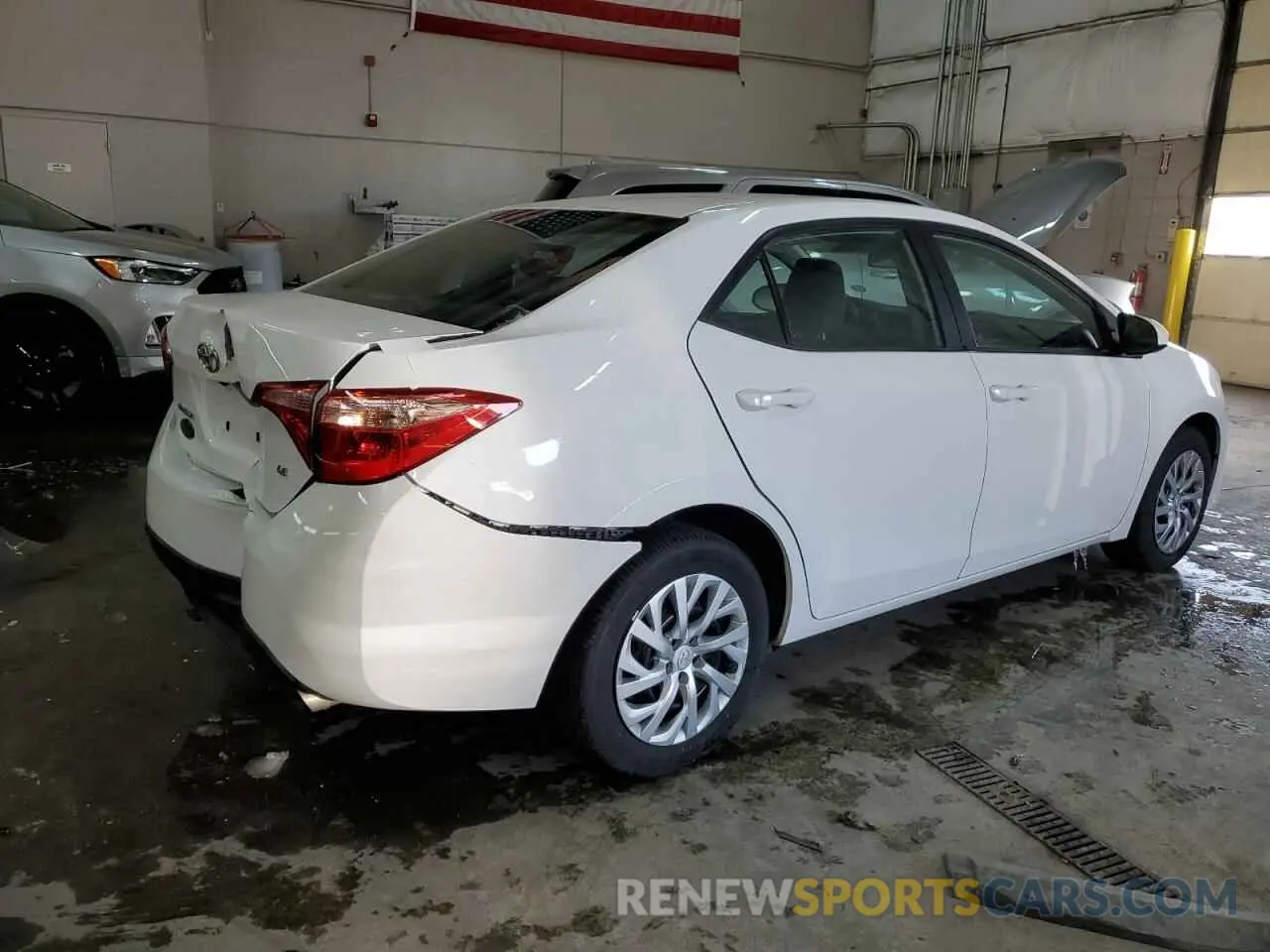 3 Photograph of a damaged car 2T1BURHE5KC212631 TOYOTA COROLLA 2019